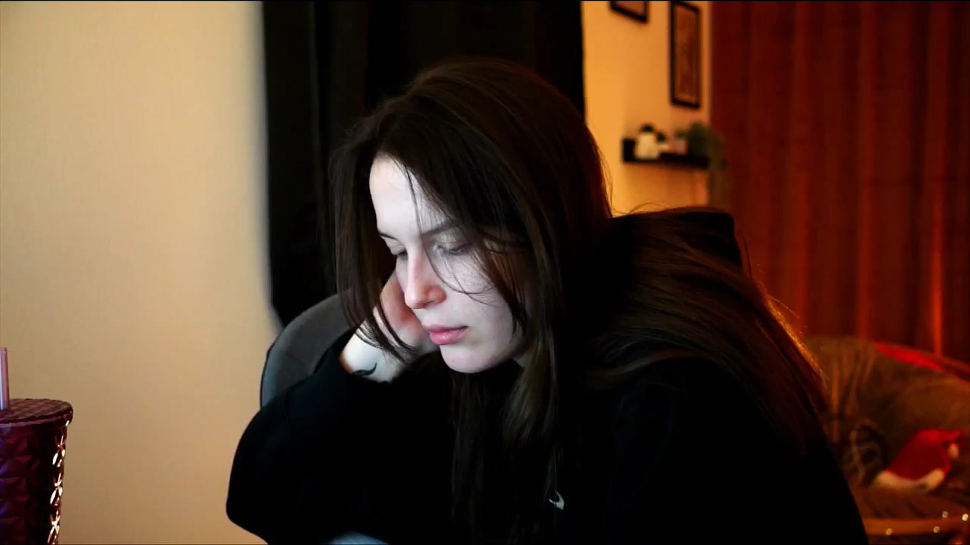 Gallery image thumbnail from sweetpulse_'s myfreecams stream on, 12/16/2024, 11:11 image 14 of 20