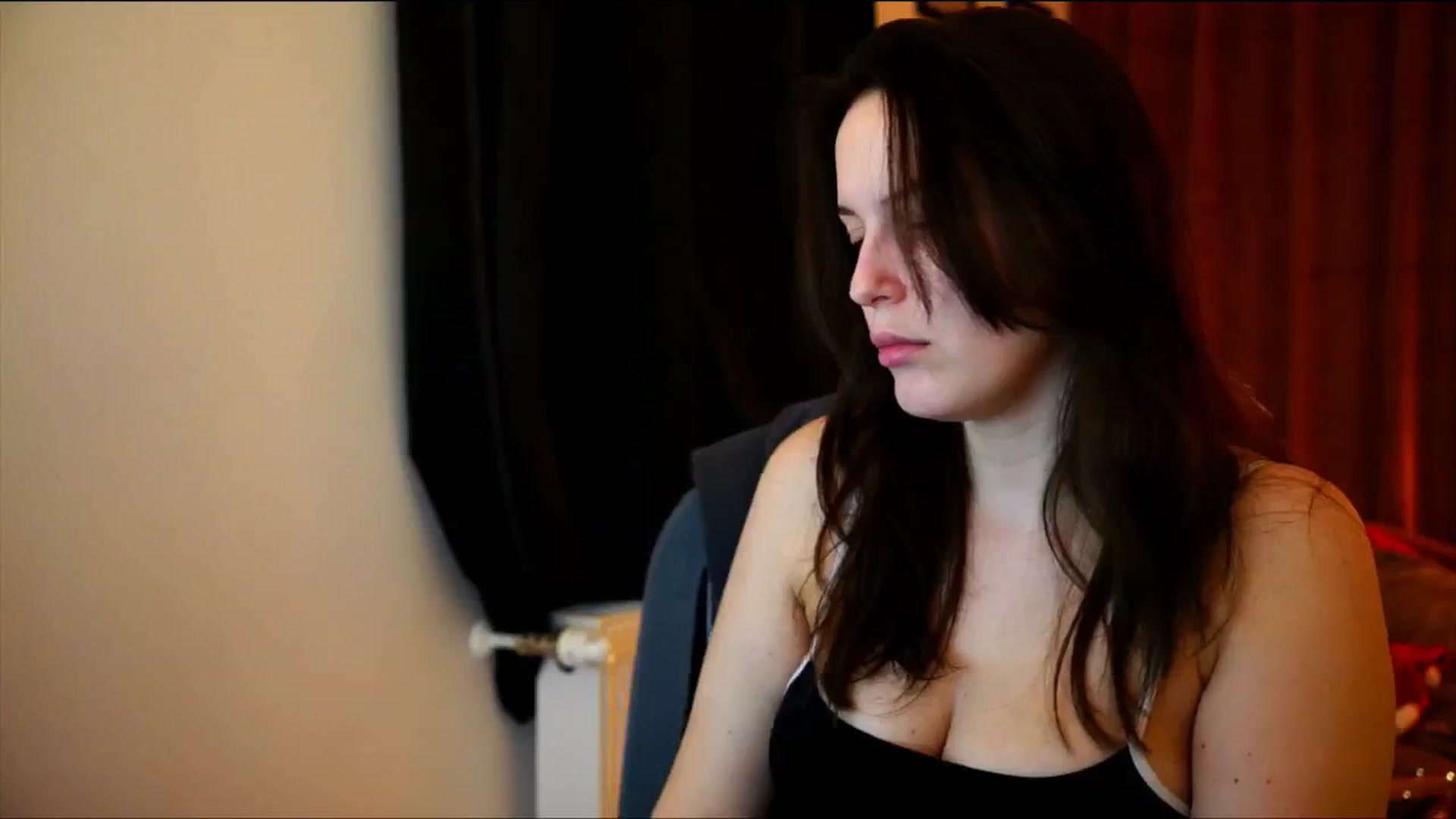 Gallery image thumbnail from sweetpulse_'s myfreecams stream on, 12/16/2024, 11:11 image 7 of 20