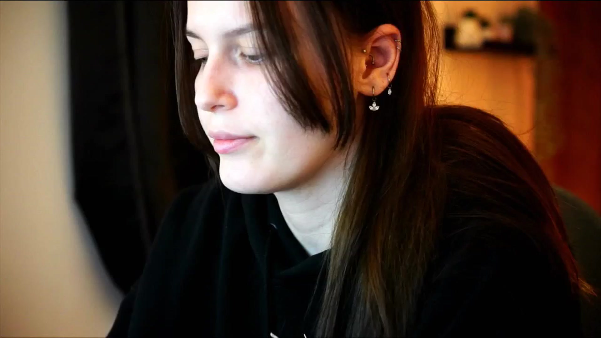 Gallery image thumbnail from sweetpulse_'s myfreecams stream on, 12/16/2024, 11:11 image 18 of 20