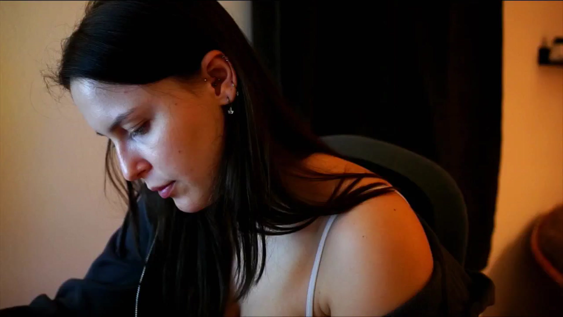 Gallery image thumbnail from sweetpulse_'s myfreecams stream on, 12/16/2024, 13:51 image 19 of 20