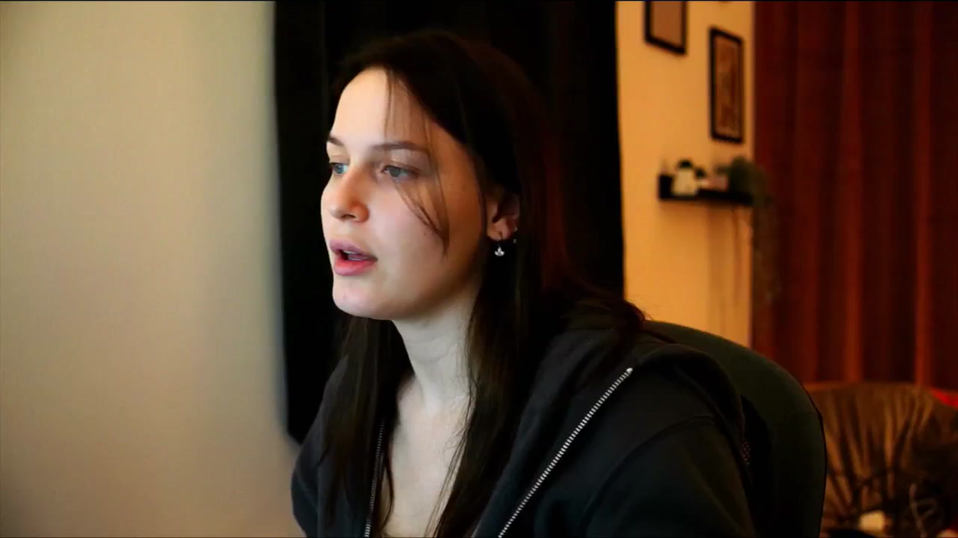 Gallery image thumbnail from sweetpulse_'s myfreecams stream on, 12/16/2024, 19:17 image 4 of 20