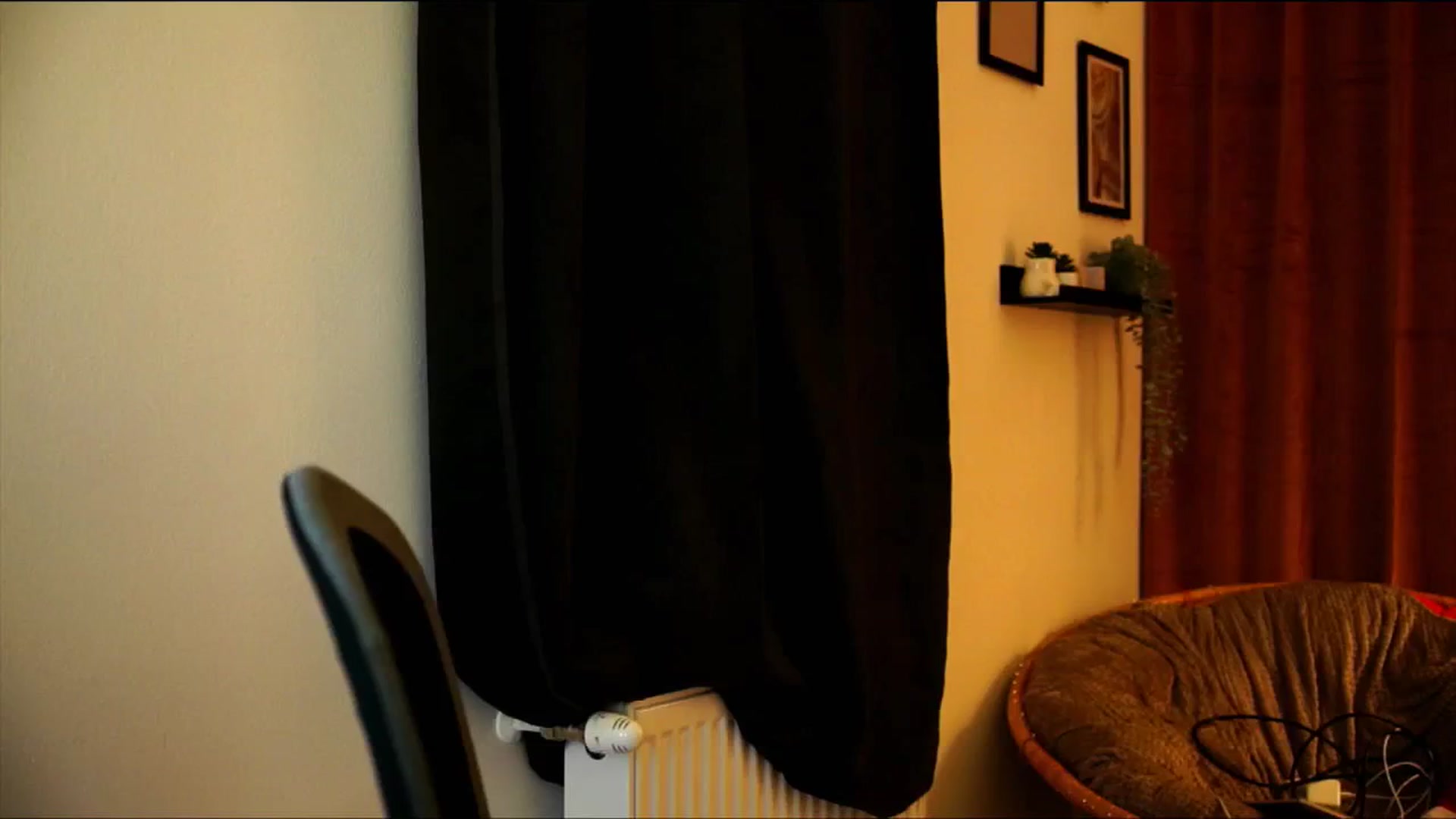 Gallery image thumbnail from sweetpulse_'s myfreecams stream on, 12/16/2024, 19:17 image 5 of 20