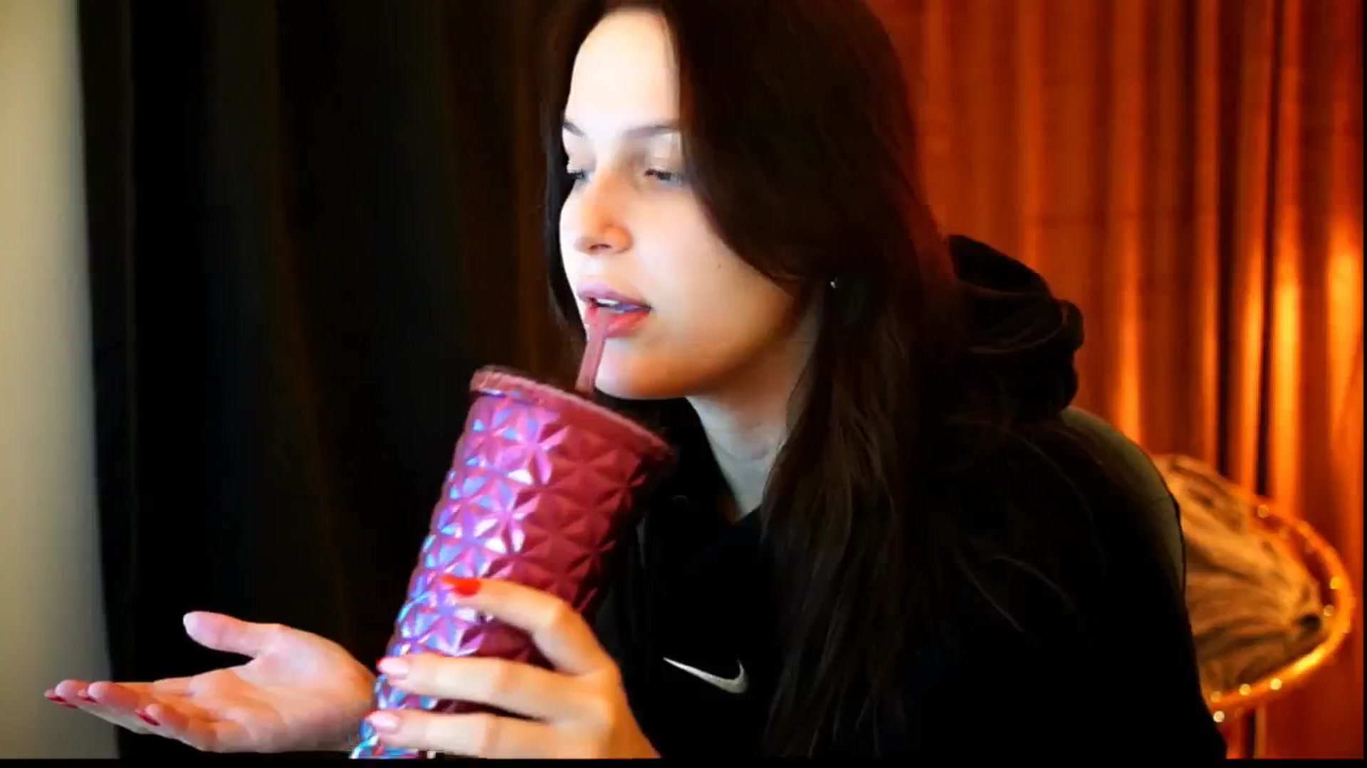 Gallery image thumbnail from sweetpulse_'s myfreecams stream on, 12/17/2024, 12:19 image 3 of 20