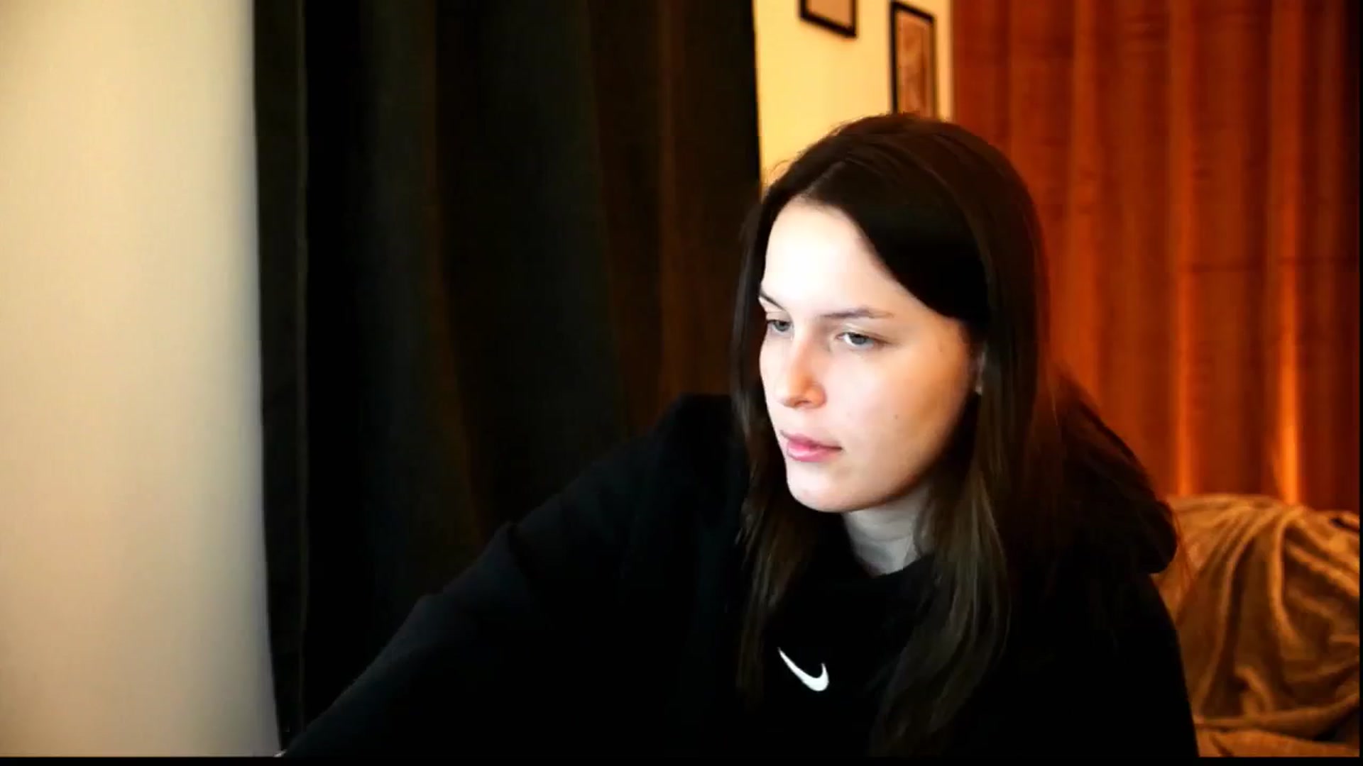 Gallery image thumbnail from sweetpulse_'s myfreecams stream on, 12/17/2024, 12:19 image 15 of 20