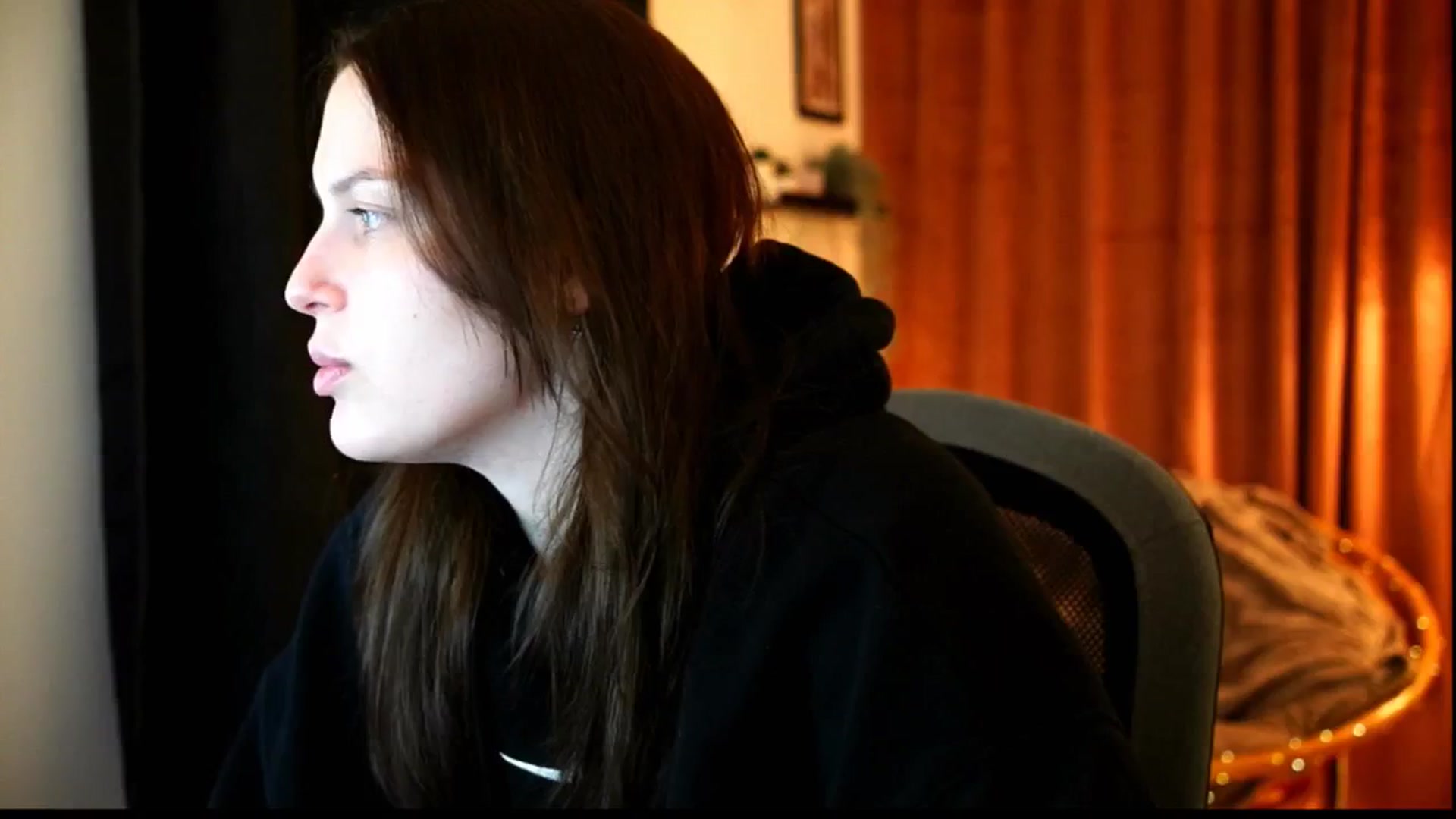 Gallery image thumbnail from sweetpulse_'s myfreecams stream on, 12/17/2024, 12:19 image 6 of 20