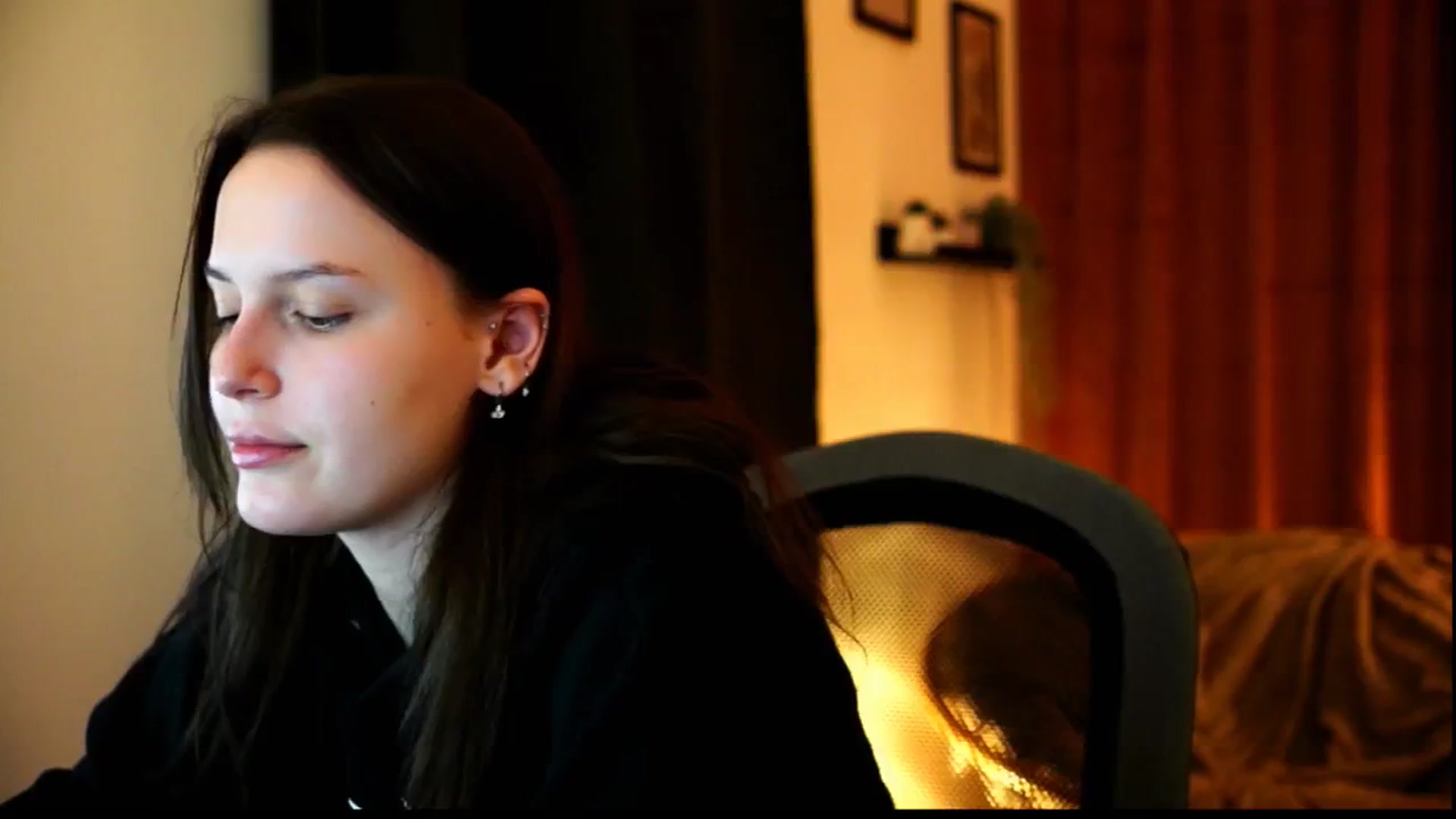 Gallery image thumbnail from sweetpulse_'s myfreecams stream on, 12/17/2024, 12:19 image 18 of 20