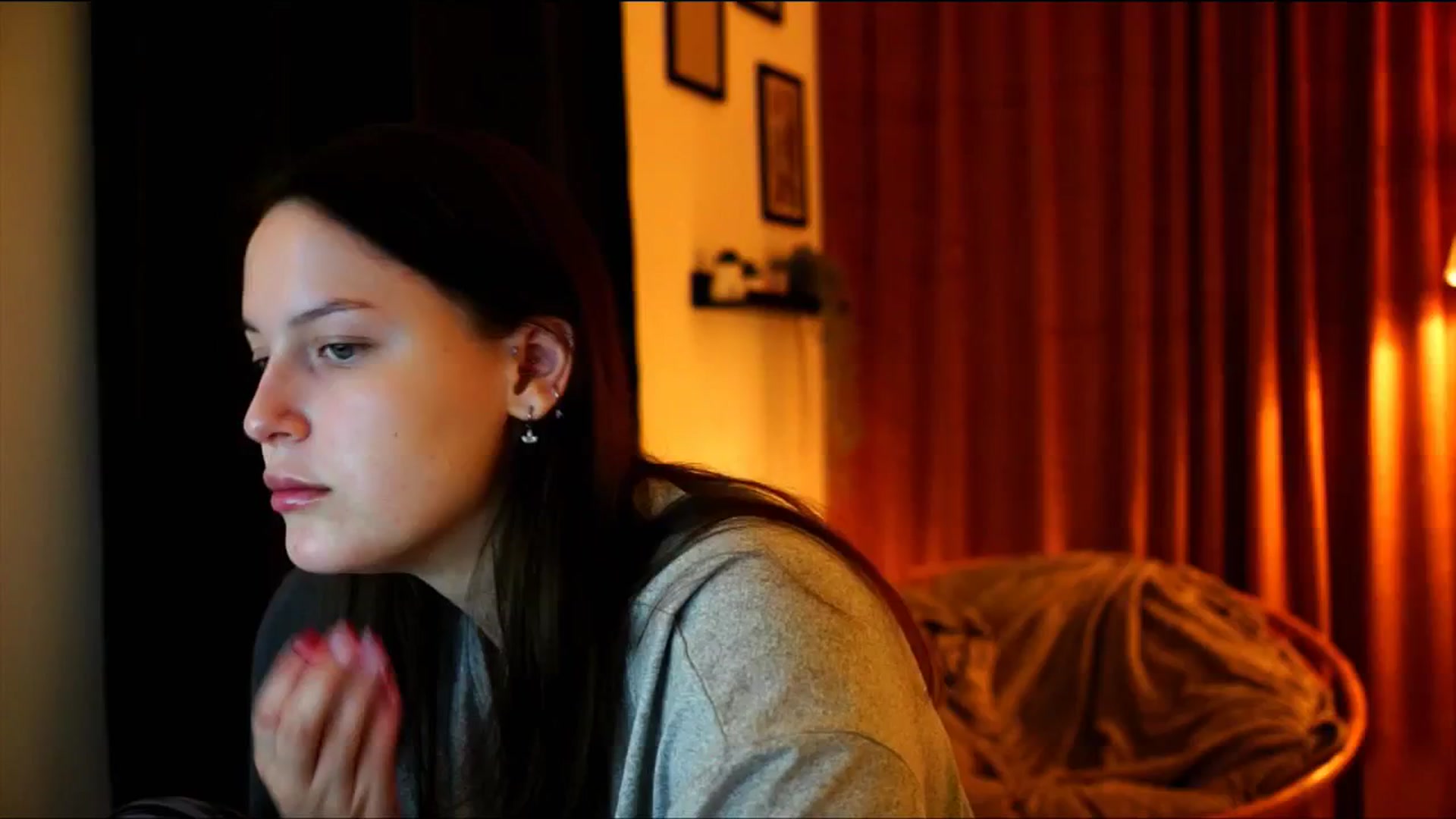 Gallery image thumbnail from sweetpulse_'s myfreecams stream on, 12/18/2024, 10:15 image 1 of 20