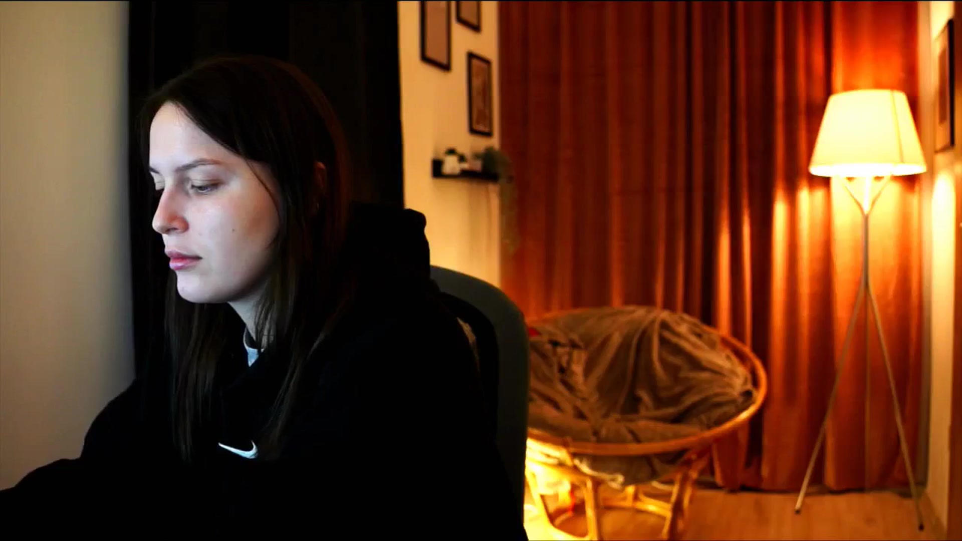 Gallery image thumbnail from sweetpulse_'s myfreecams stream on, 12/18/2024, 10:15 image 12 of 20