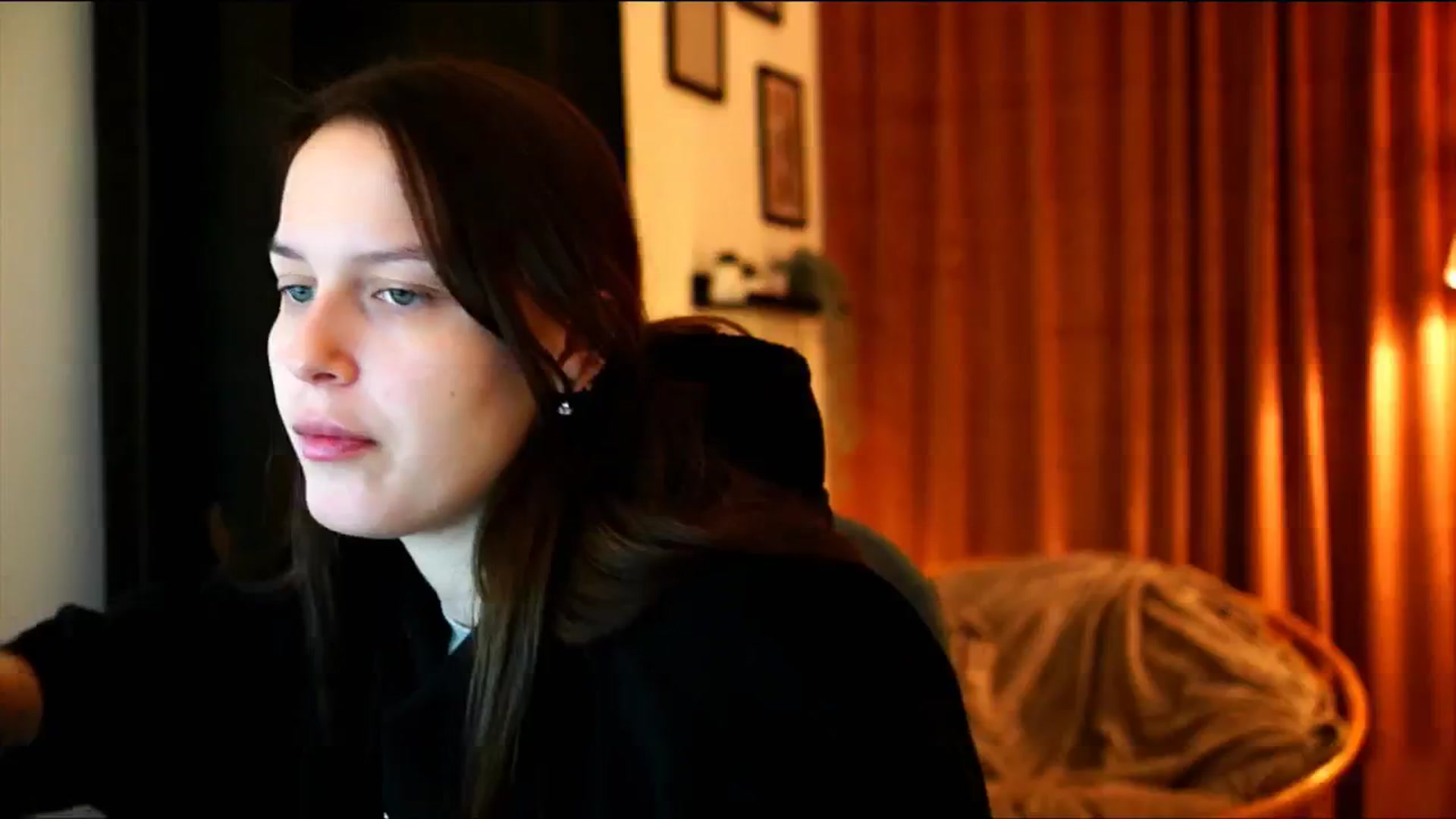 Gallery image thumbnail from sweetpulse_'s myfreecams stream on, 12/18/2024, 10:15 image 6 of 20