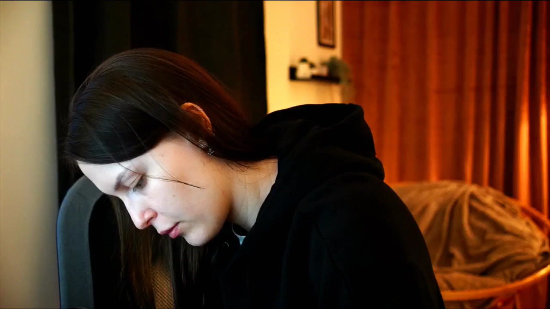 Gallery image thumbnail from sweetpulse_'s myfreecams stream on, 12/18/2024, 10:15 image 16 of 20