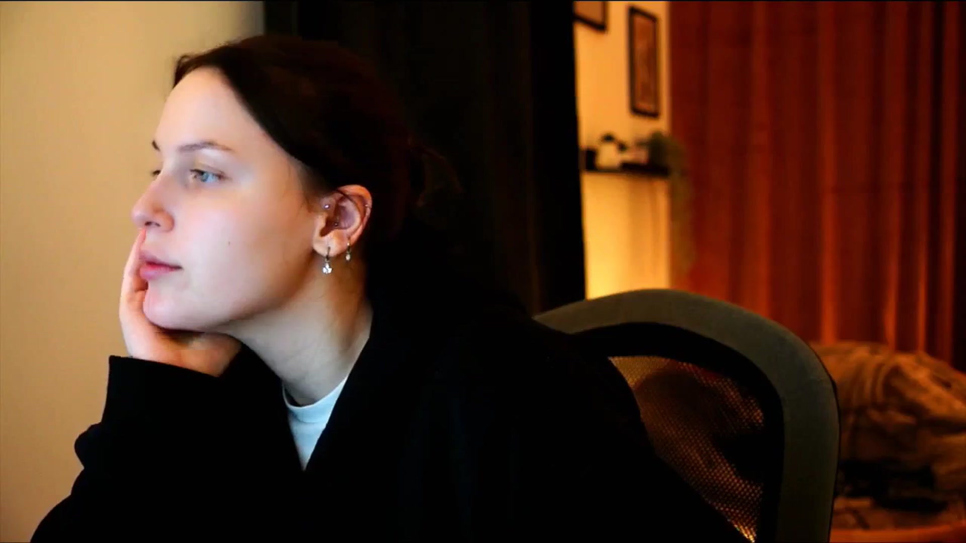 Gallery image thumbnail from sweetpulse_'s myfreecams stream on, 12/19/2024, 16:27 image 8 of 20