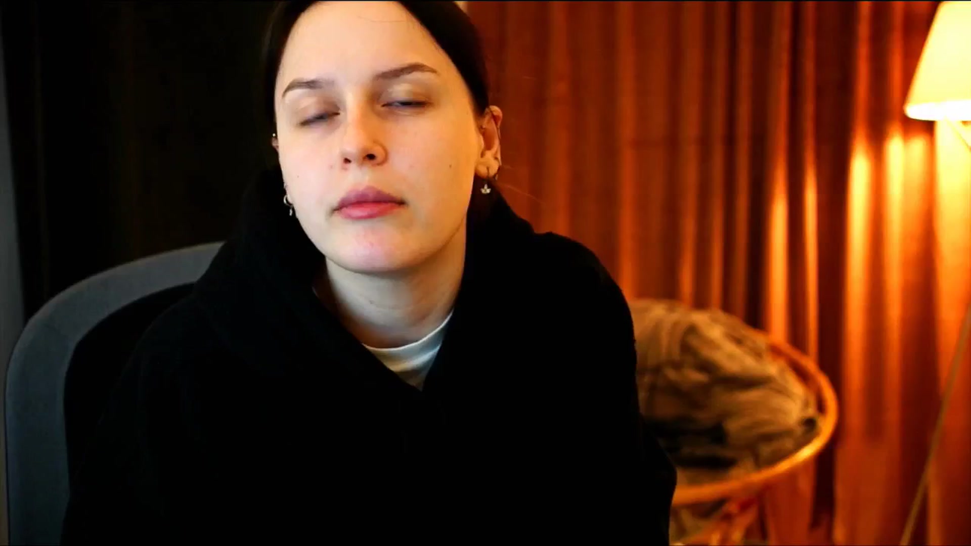 Gallery image thumbnail from sweetpulse_'s myfreecams stream on, 12/19/2024, 16:27 image 15 of 20