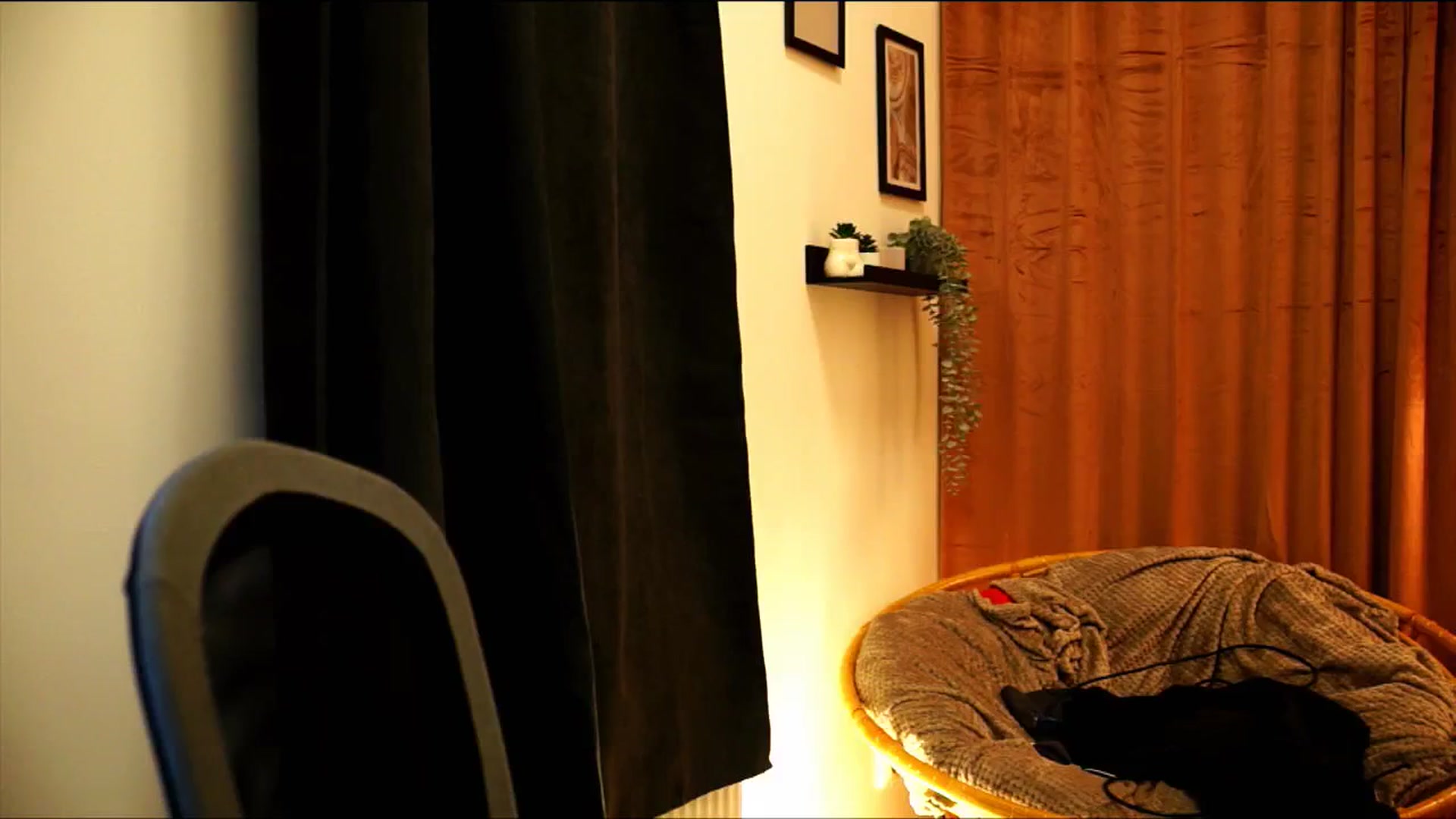 Gallery image thumbnail from sweetpulse_'s myfreecams stream on, 12/20/2024, 14:59 image 17 of 20