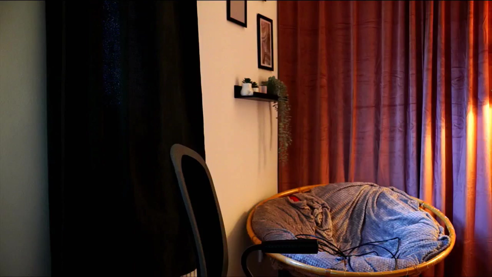 Gallery image thumbnail from sweetpulse_'s myfreecams stream on, 12/29/2024, 14:14 image 4 of 20