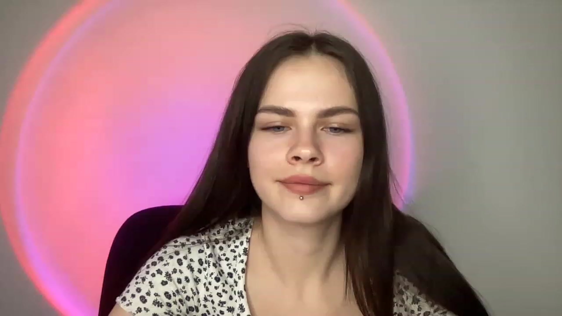 Gallery image thumbnail from sweetsourfox's myfreecams stream on, 11/27/2022, 18:50 image 4 of 20