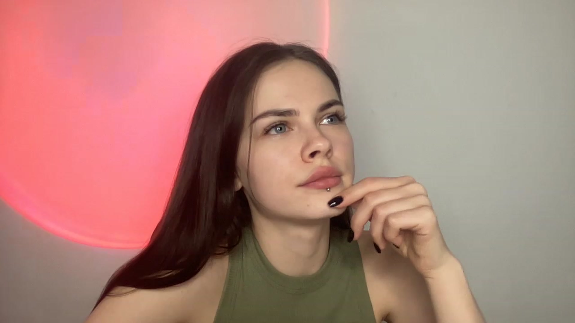 Gallery image thumbnail from sweetsourfox's myfreecams stream on, 01/29/2023, 20:20 image 1 of 20