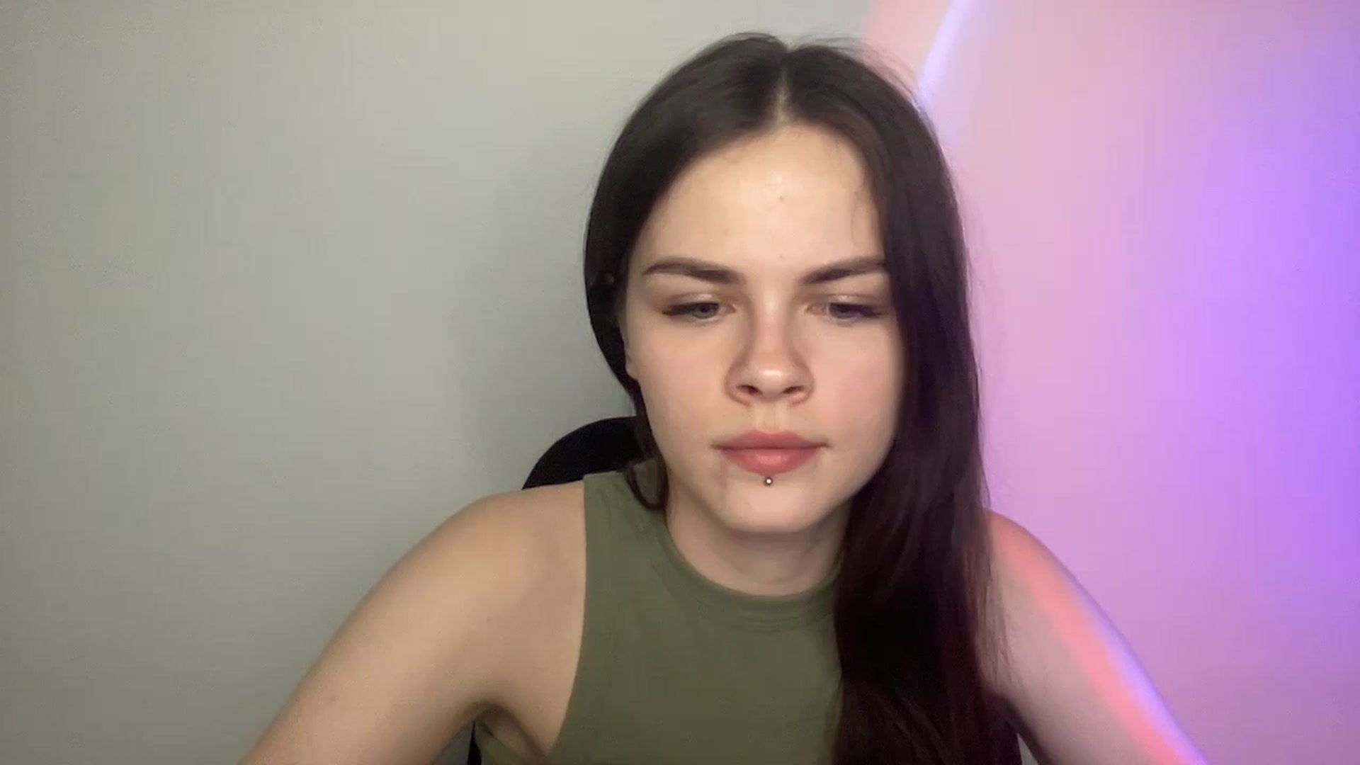 Gallery image thumbnail from sweetsourfox's myfreecams stream on, 01/29/2023, 20:20 image 17 of 20