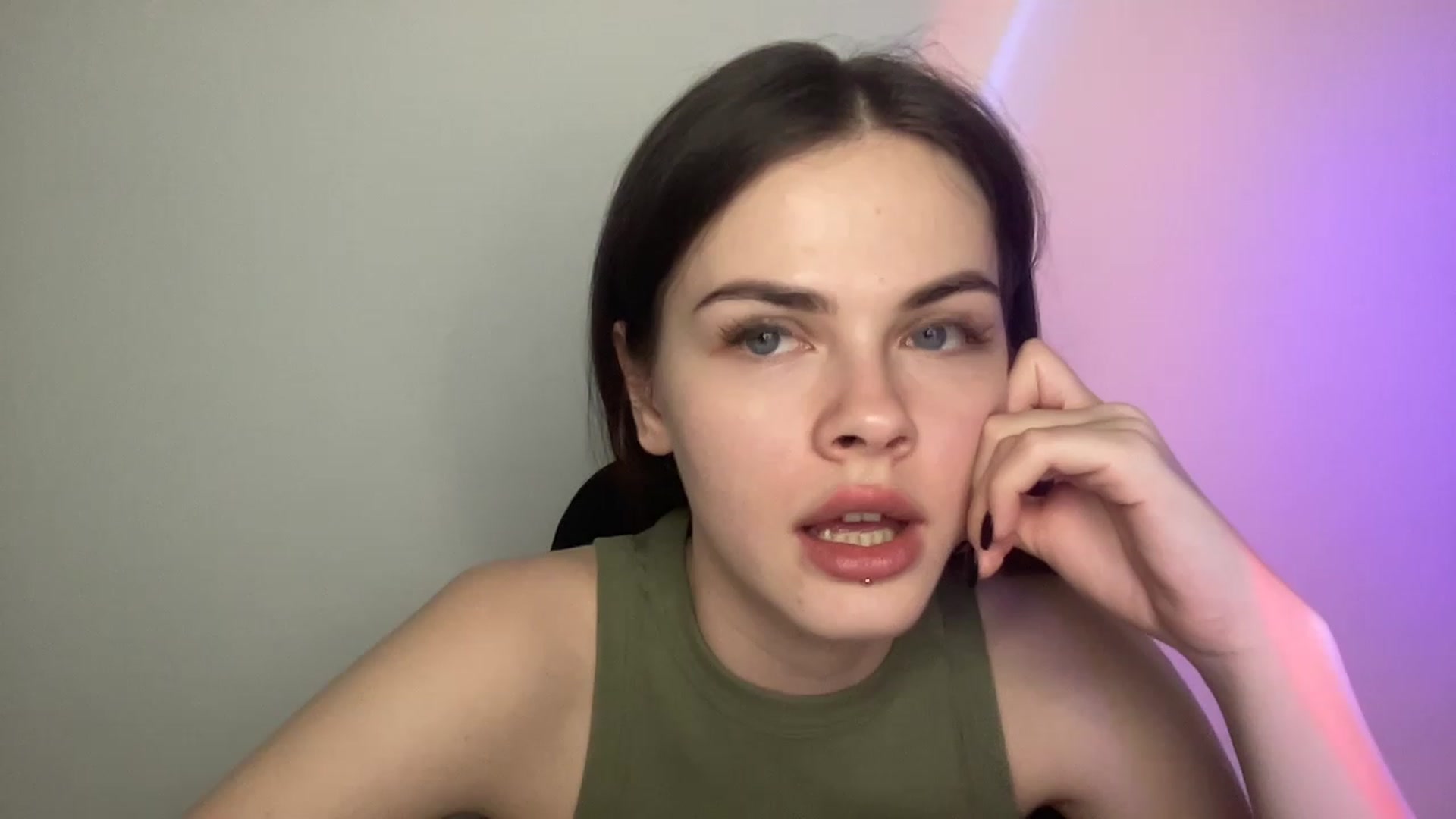 Gallery image thumbnail from sweetsourfox's myfreecams stream on, 01/29/2023, 20:20 image 15 of 20