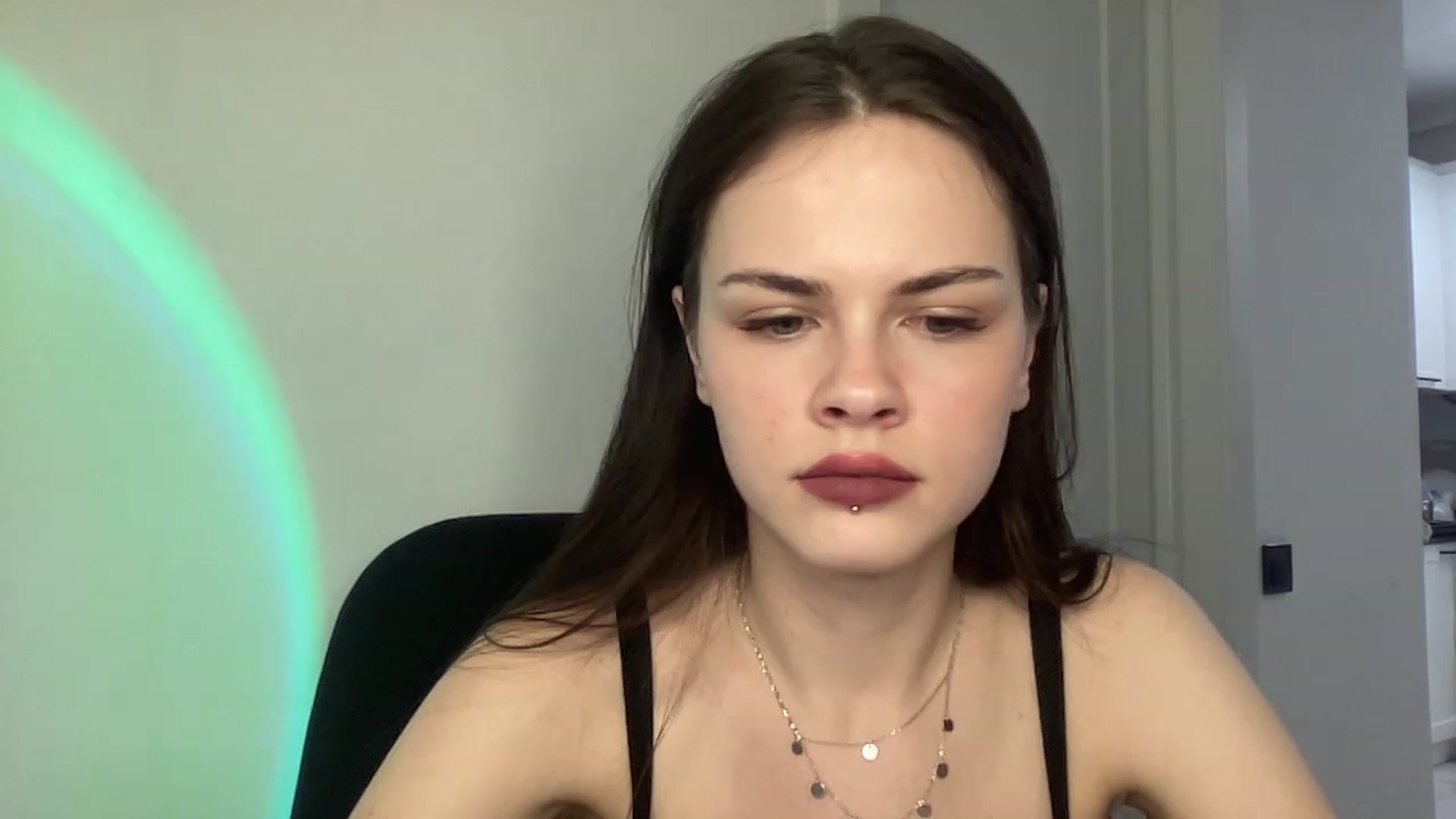 Gallery image thumbnail from sweetsourfox's myfreecams stream on, 02/05/2023, 19:30 image 11 of 20