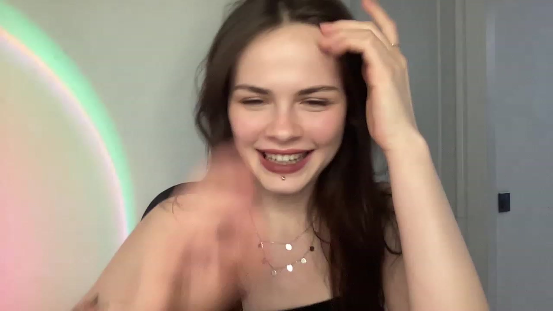 Gallery image thumbnail from sweetsourfox's myfreecams stream on, 02/05/2023, 19:30 image 7 of 20