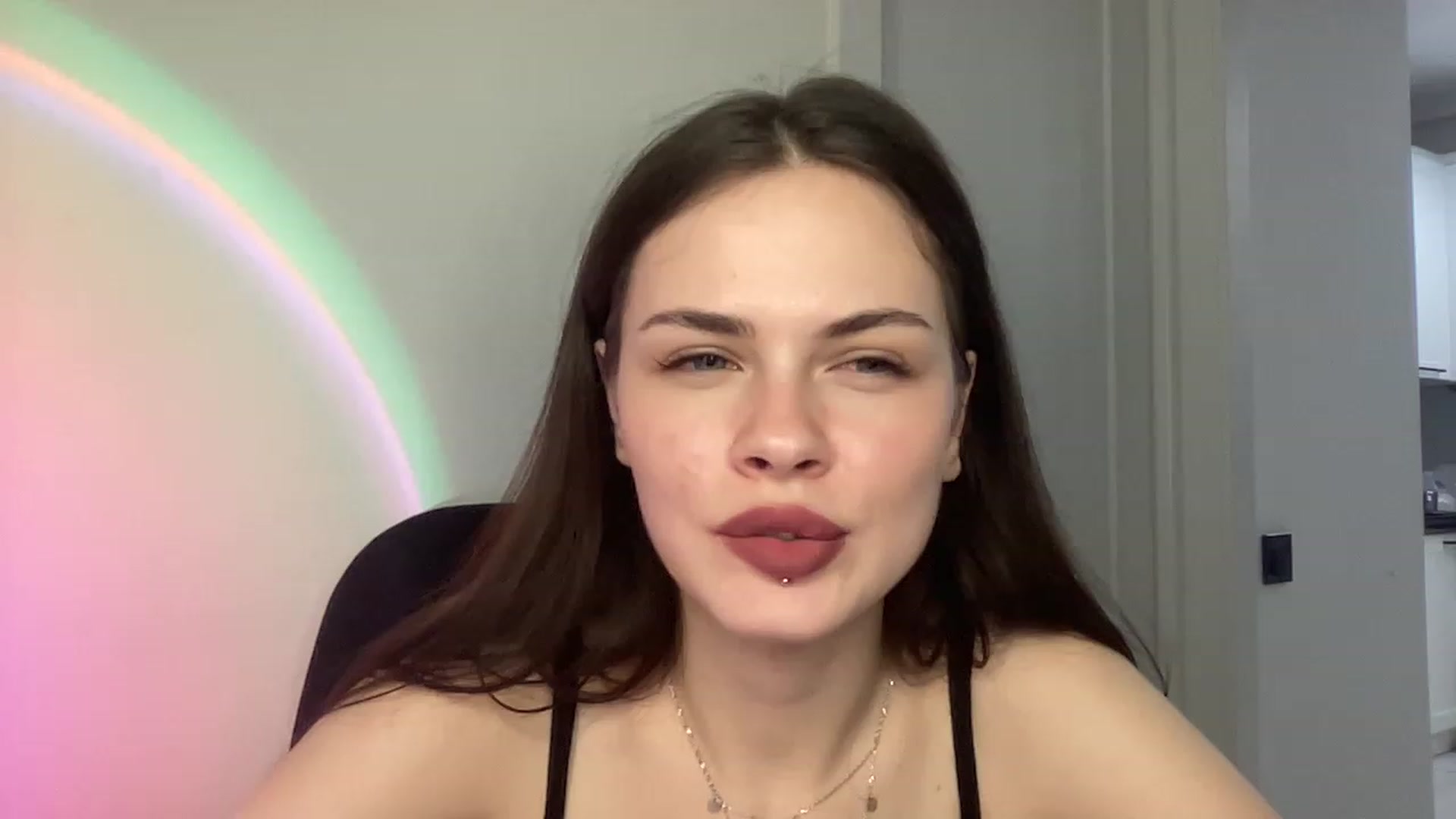 Gallery image thumbnail from sweetsourfox's myfreecams stream on, 02/05/2023, 20:07 image 13 of 20