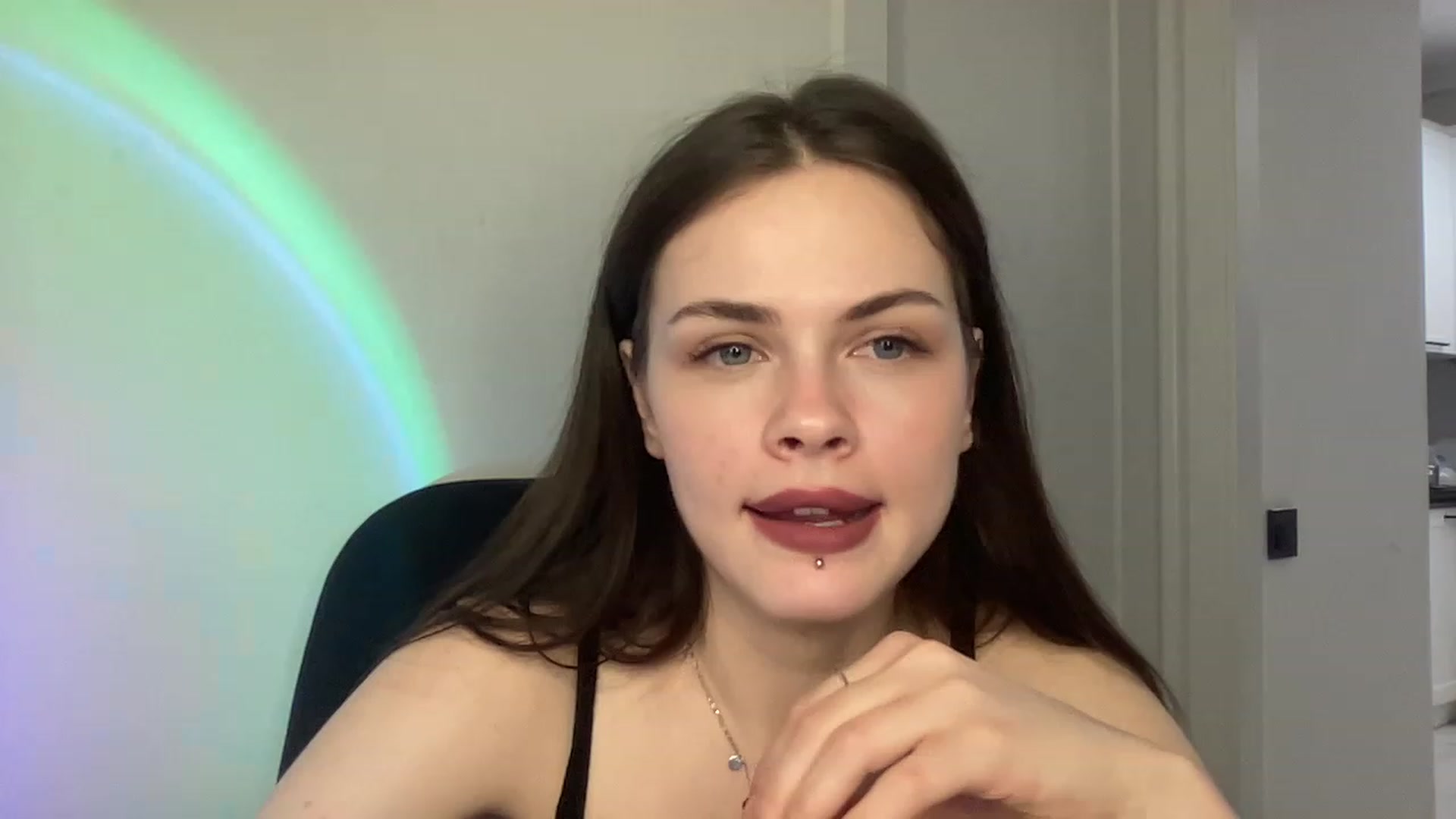 Gallery image thumbnail from sweetsourfox's myfreecams stream on, 02/05/2023, 20:07 image 11 of 20