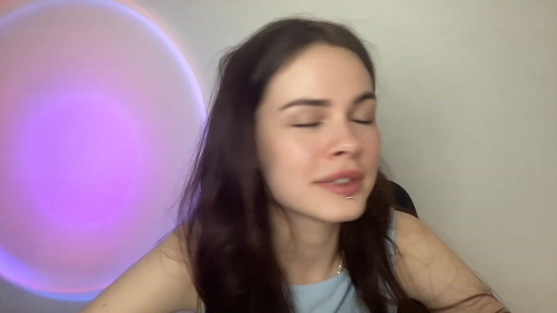 Gallery image thumbnail from sweetsourfox's myfreecams stream on, 02/11/2023, 18:36 image 17 of 20