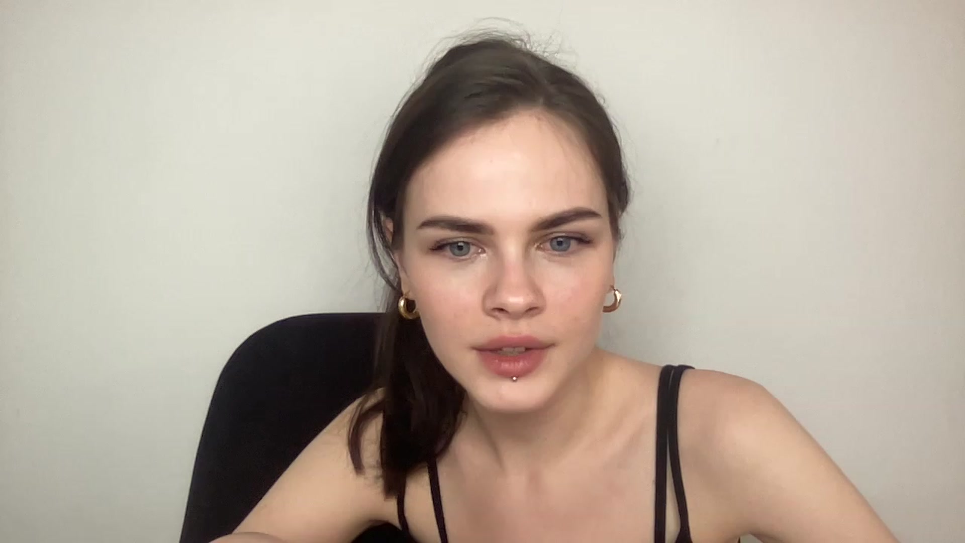Gallery image thumbnail from sweetsourfox's myfreecams stream on, 02/12/2023, 19:09 image 1 of 20