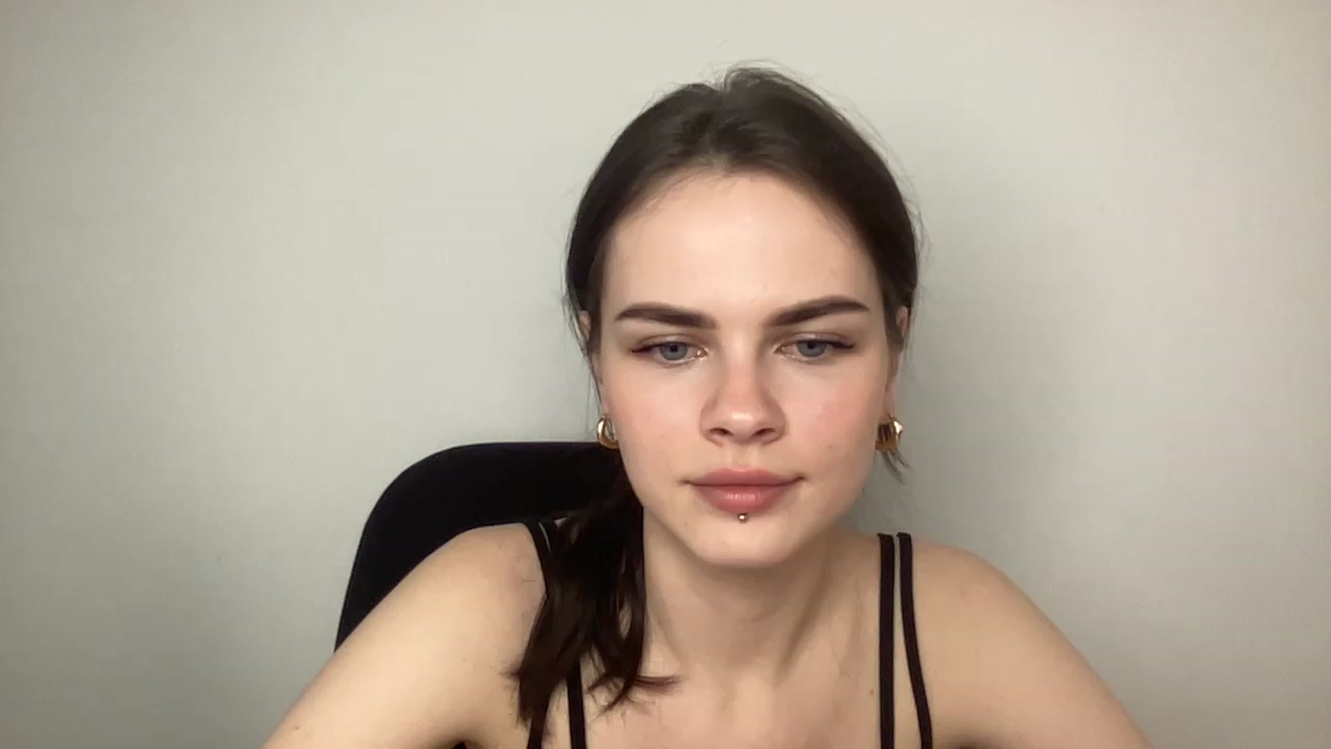Gallery image thumbnail from sweetsourfox's myfreecams stream on, 02/12/2023, 19:09 image 10 of 20