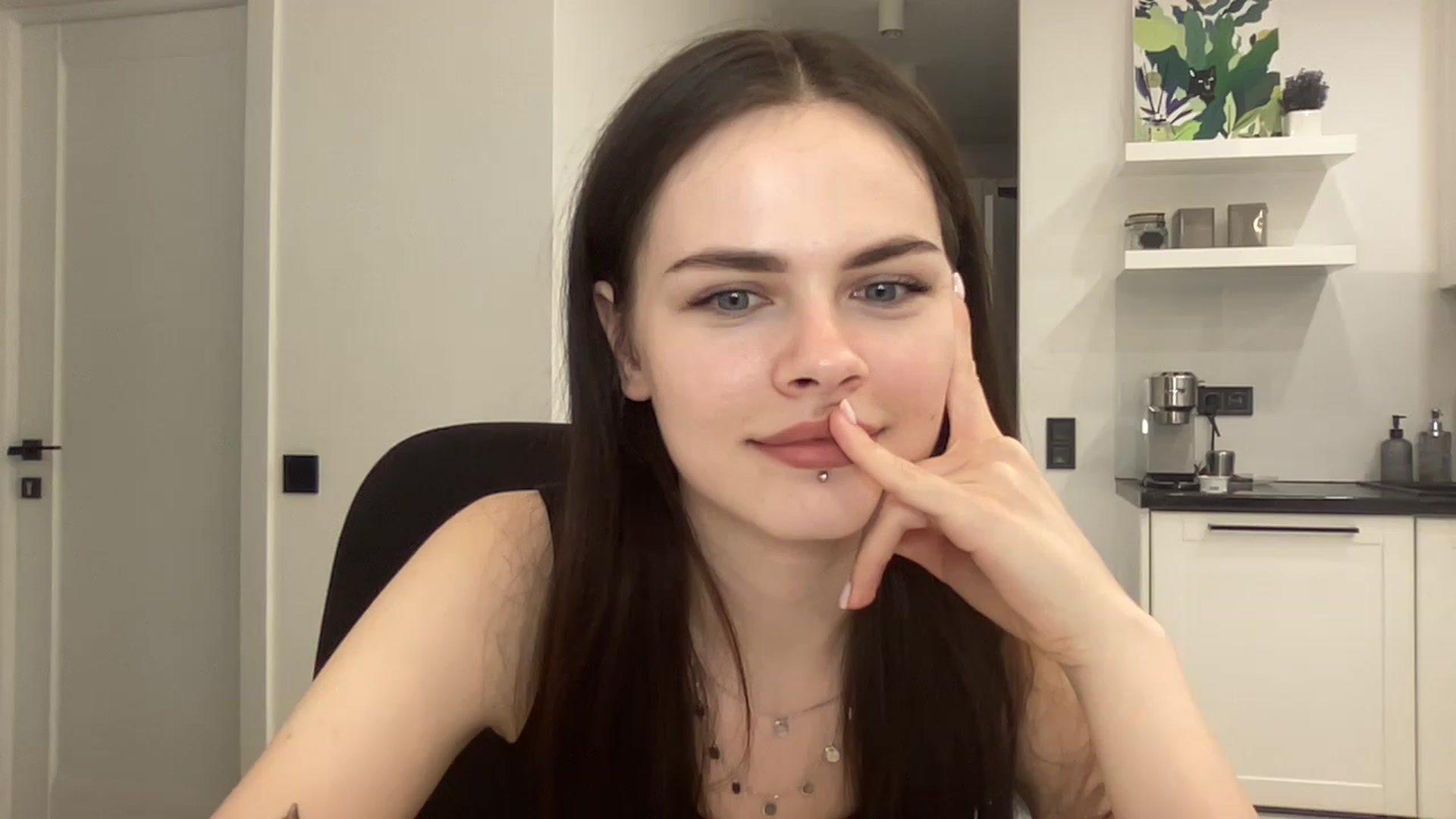 Gallery image thumbnail from sweetsourfox's myfreecams stream on, 02/26/2023, 19:29 image 6 of 20
