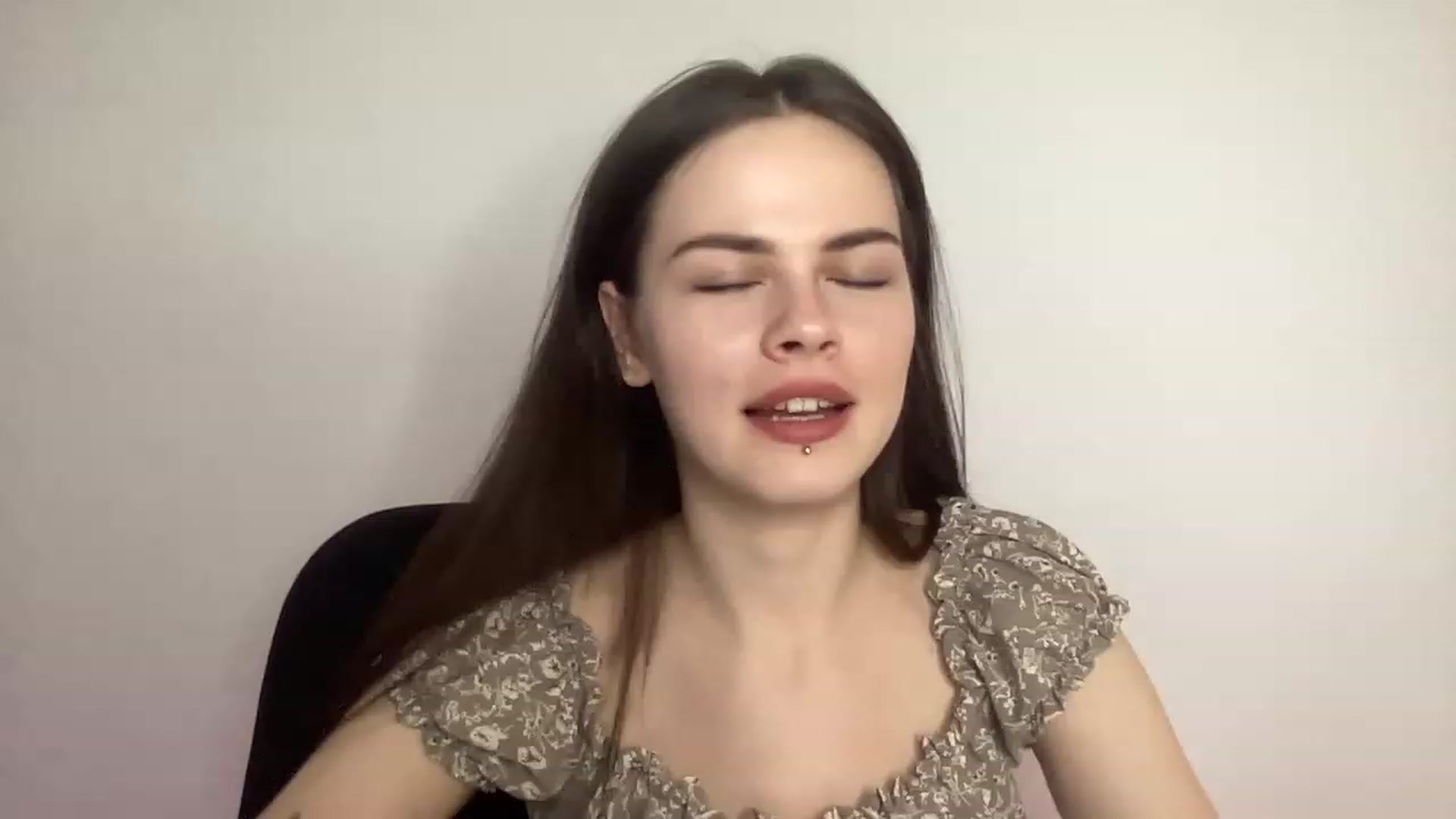 Gallery image thumbnail from sweetsourfox's myfreecams stream on, 03/11/2023, 19:06 image 5 of 20