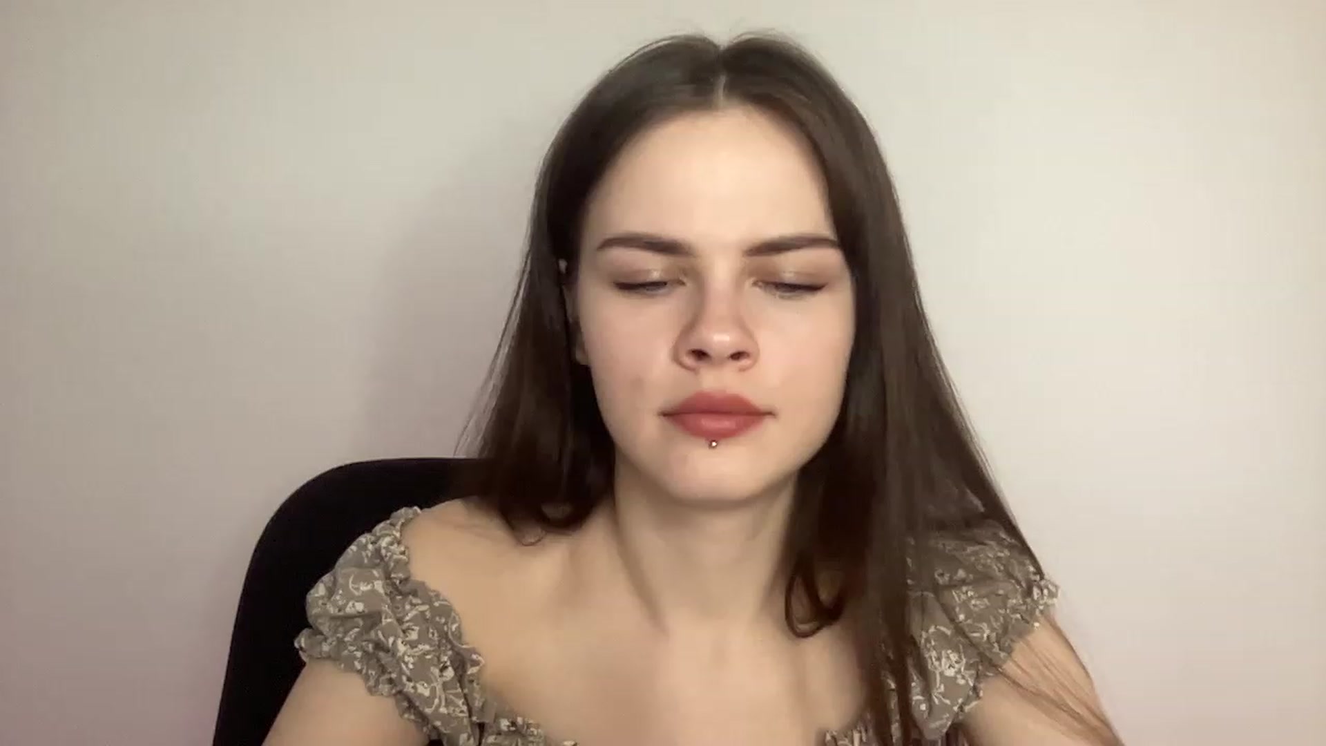 Gallery image thumbnail from sweetsourfox's myfreecams stream on, 03/11/2023, 19:06 image 6 of 20