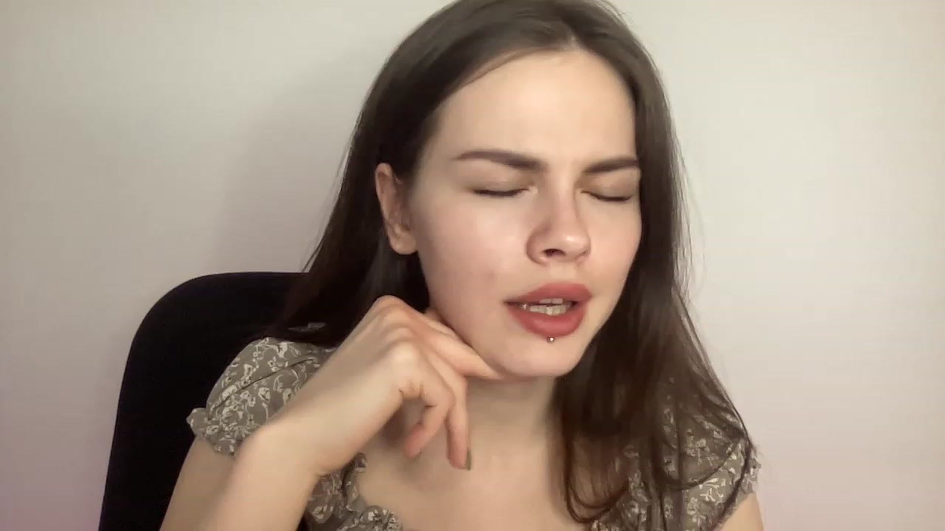 Gallery image thumbnail from sweetsourfox's myfreecams stream on, 03/11/2023, 19:06 image 8 of 20