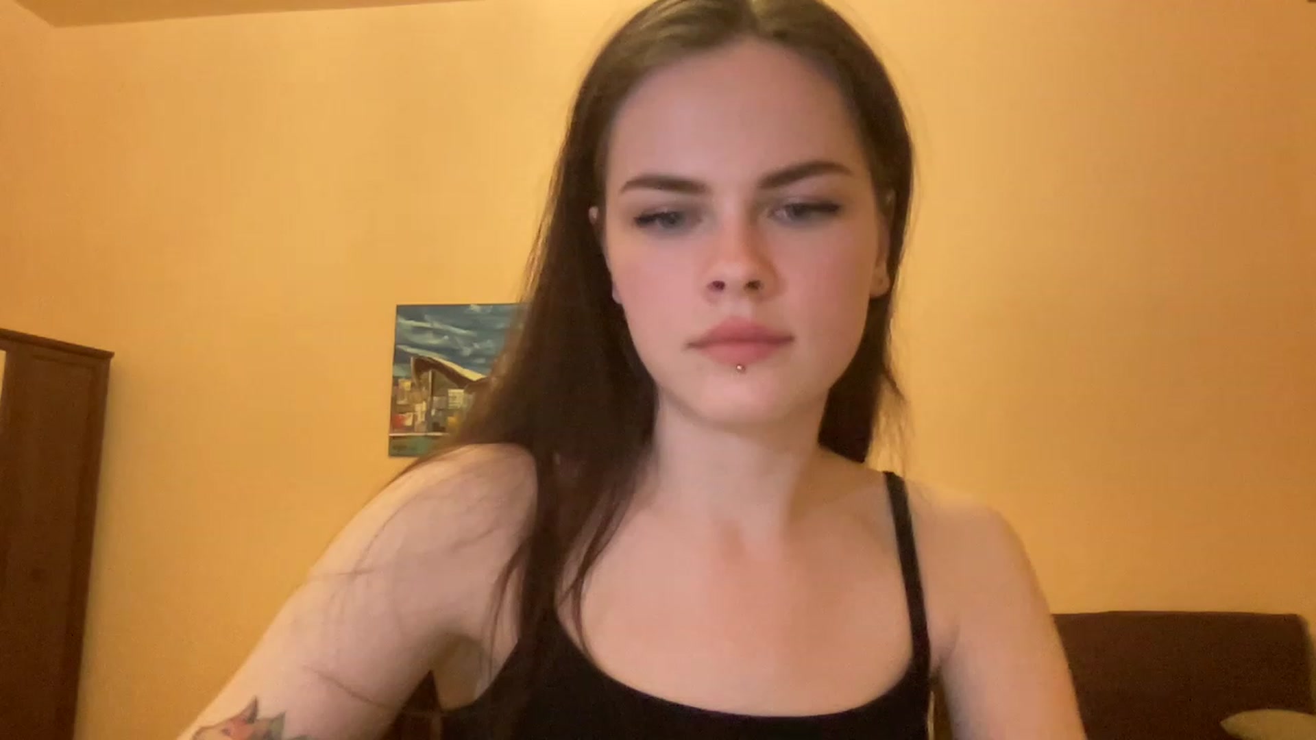 Gallery image thumbnail from sweetsourfox's myfreecams stream on, 04/01/2023, 18:02 image 13 of 20