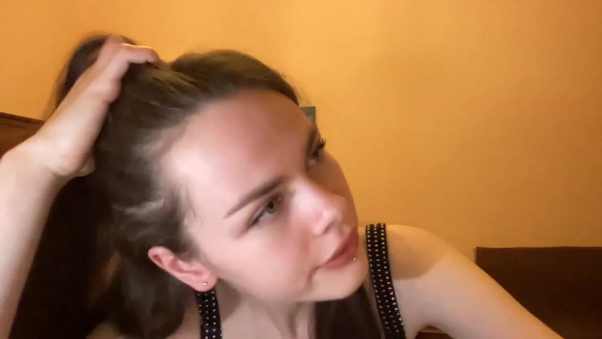 Gallery image thumbnail from sweetsourfox's myfreecams stream on, 04/02/2023, 17:11 image 8 of 20