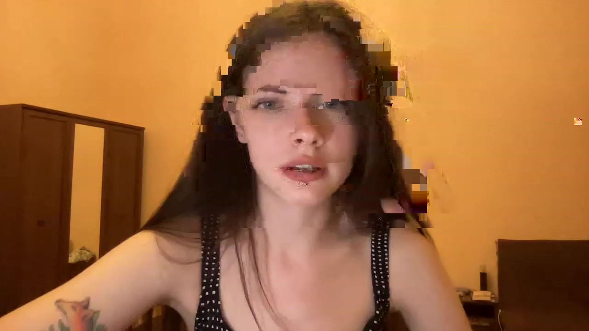 Gallery image thumbnail from sweetsourfox's myfreecams stream on, 04/02/2023, 17:25 image 12 of 20