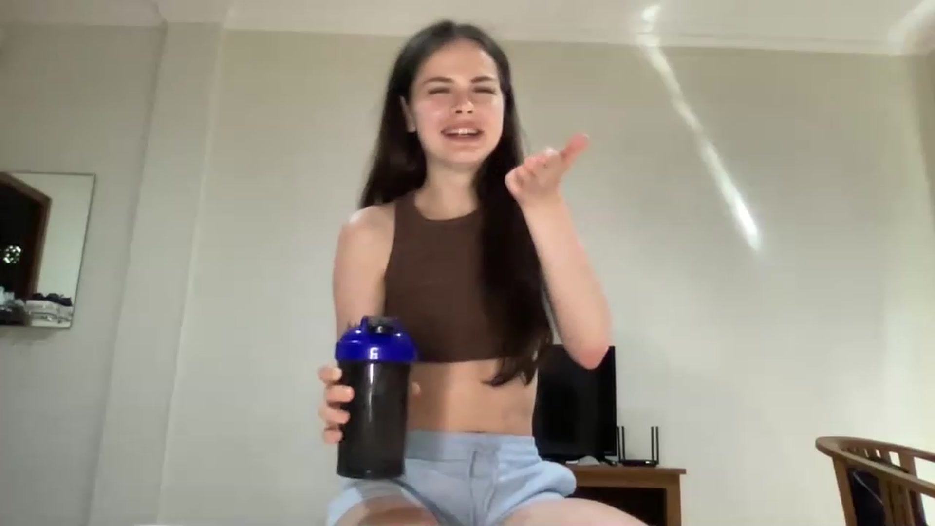 Gallery image thumbnail from sweetsourfox's myfreecams stream on, 05/21/2023, 04:12 image 5 of 20
