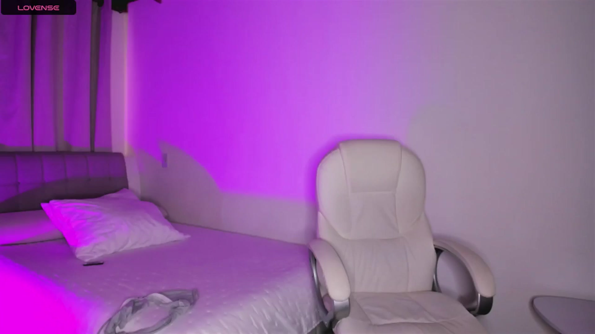 Gallery image thumbnail from sweettitties's myfreecams stream on, 06/28/2024, 20:15 image 6 of 20
