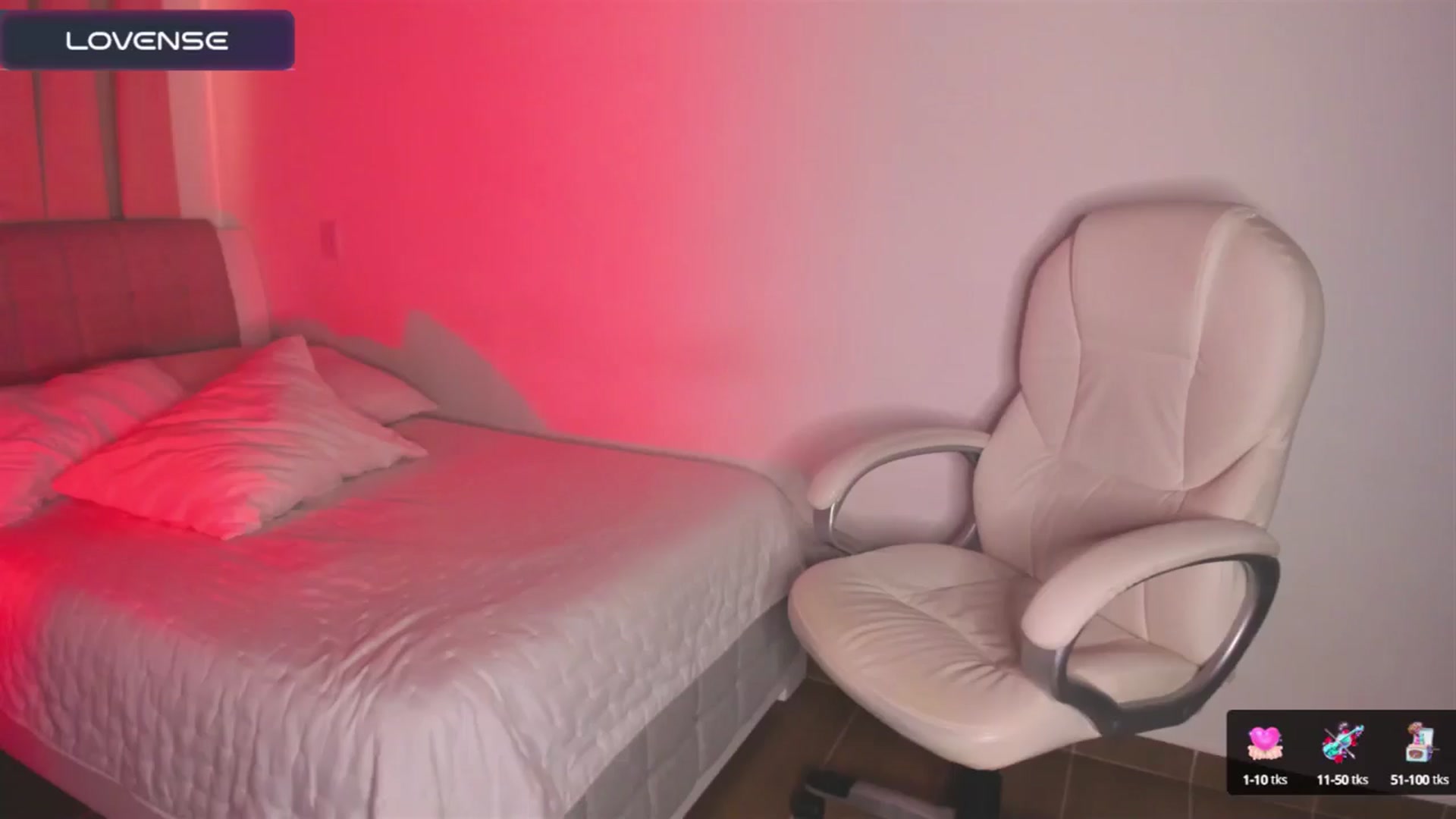 Gallery image thumbnail from sweettitties's myfreecams stream on, 07/25/2024, 17:28 image 14 of 20