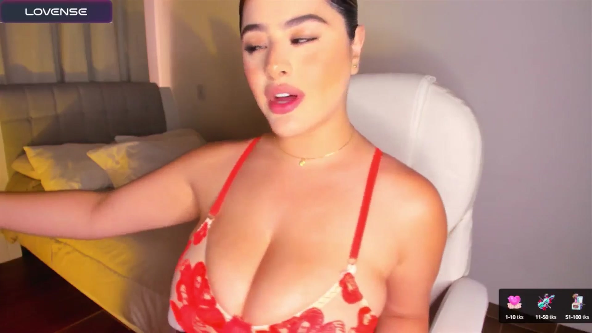 Gallery image thumbnail from sweettitties's myfreecams stream on, 08/15/2024, 19:10 image 12 of 20