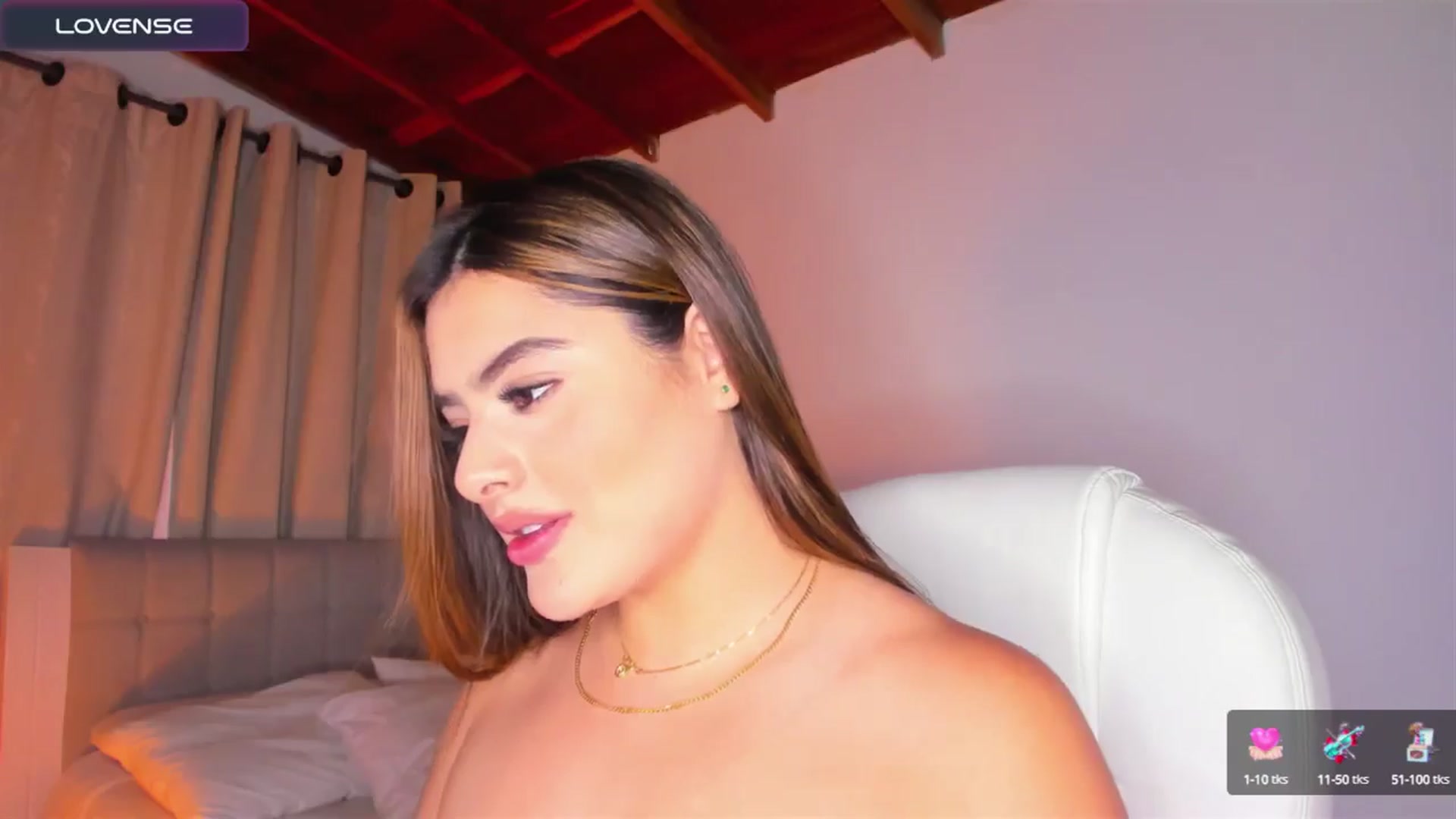 Gallery image thumbnail from sweettitties's myfreecams stream on, 08/27/2024, 23:14 image 6 of 20