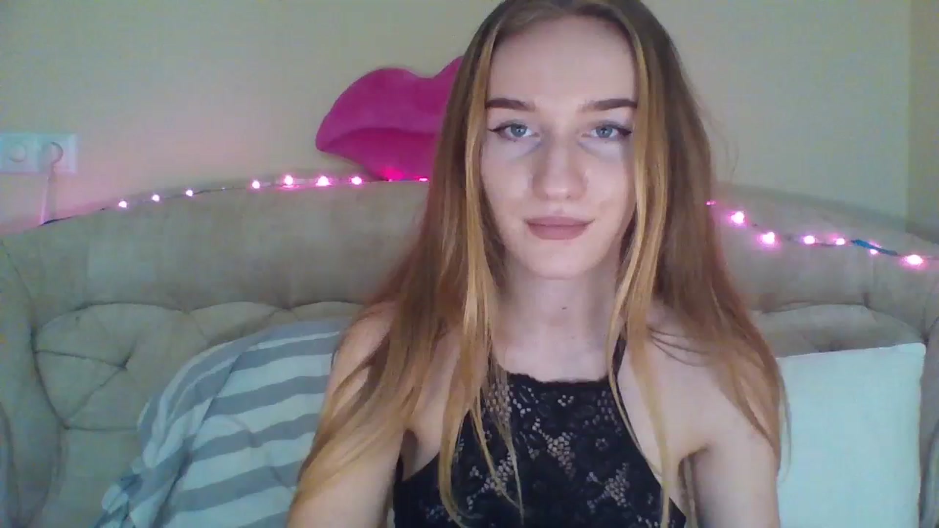 Gallery image thumbnail from sweety_jolie's myfreecams stream on, 09/27/2023, 21:41 image 6 of 20