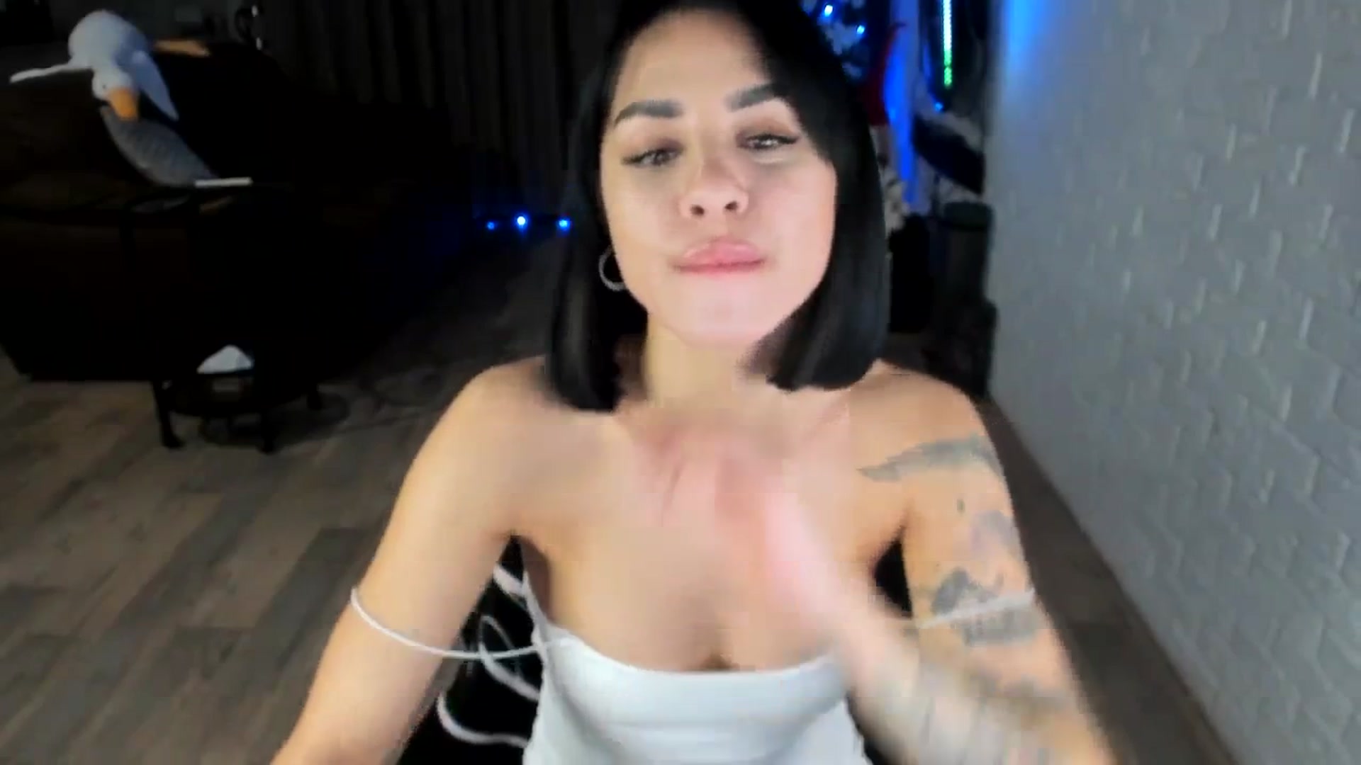 Gallery image thumbnail from swtAlterEgo's myfreecams stream on, 12/21/2023, 03:29 image 2 of 20