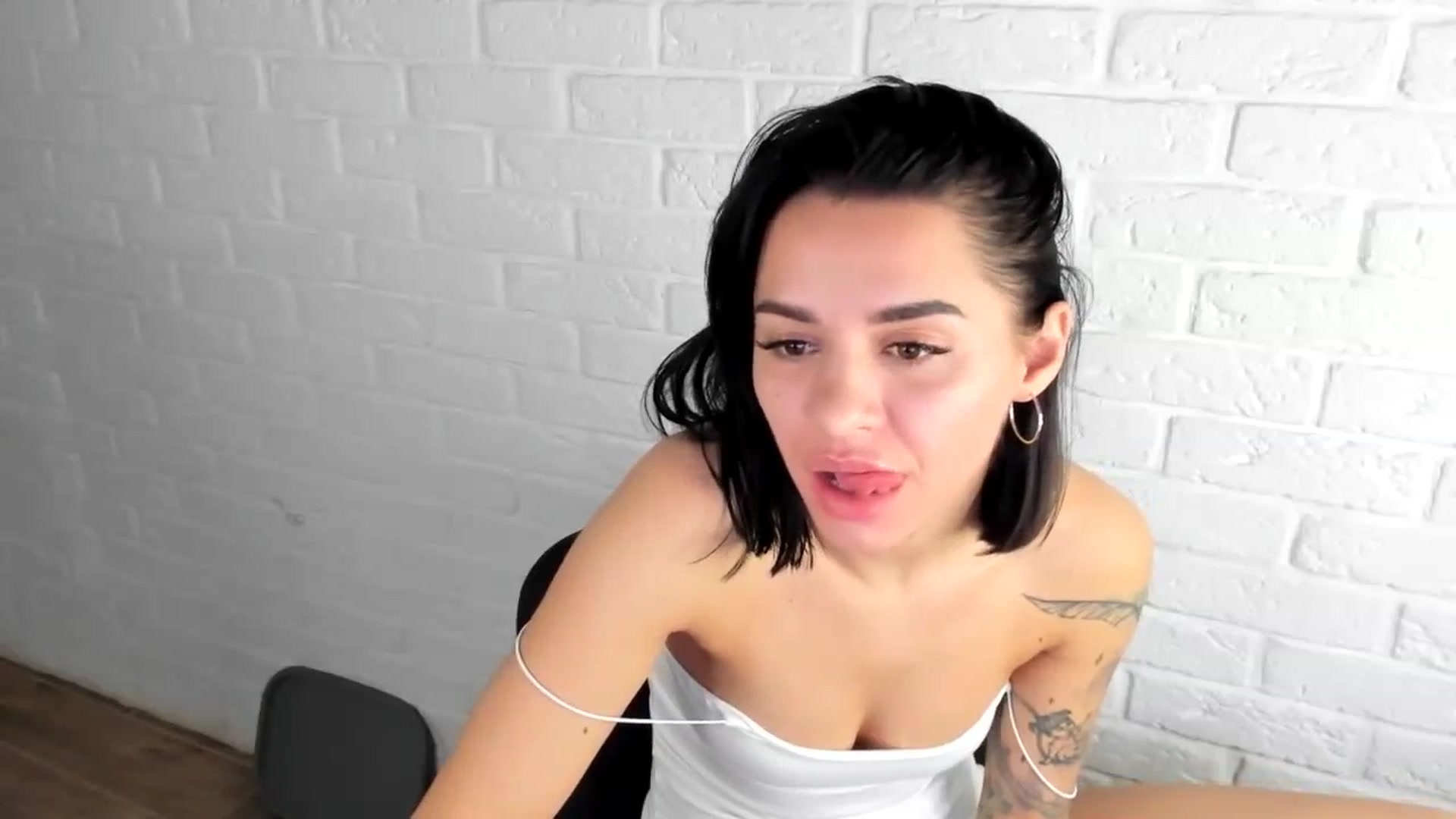Gallery image thumbnail from swtAlterEgo's myfreecams stream on, 12/27/2023, 03:01 image 18 of 20