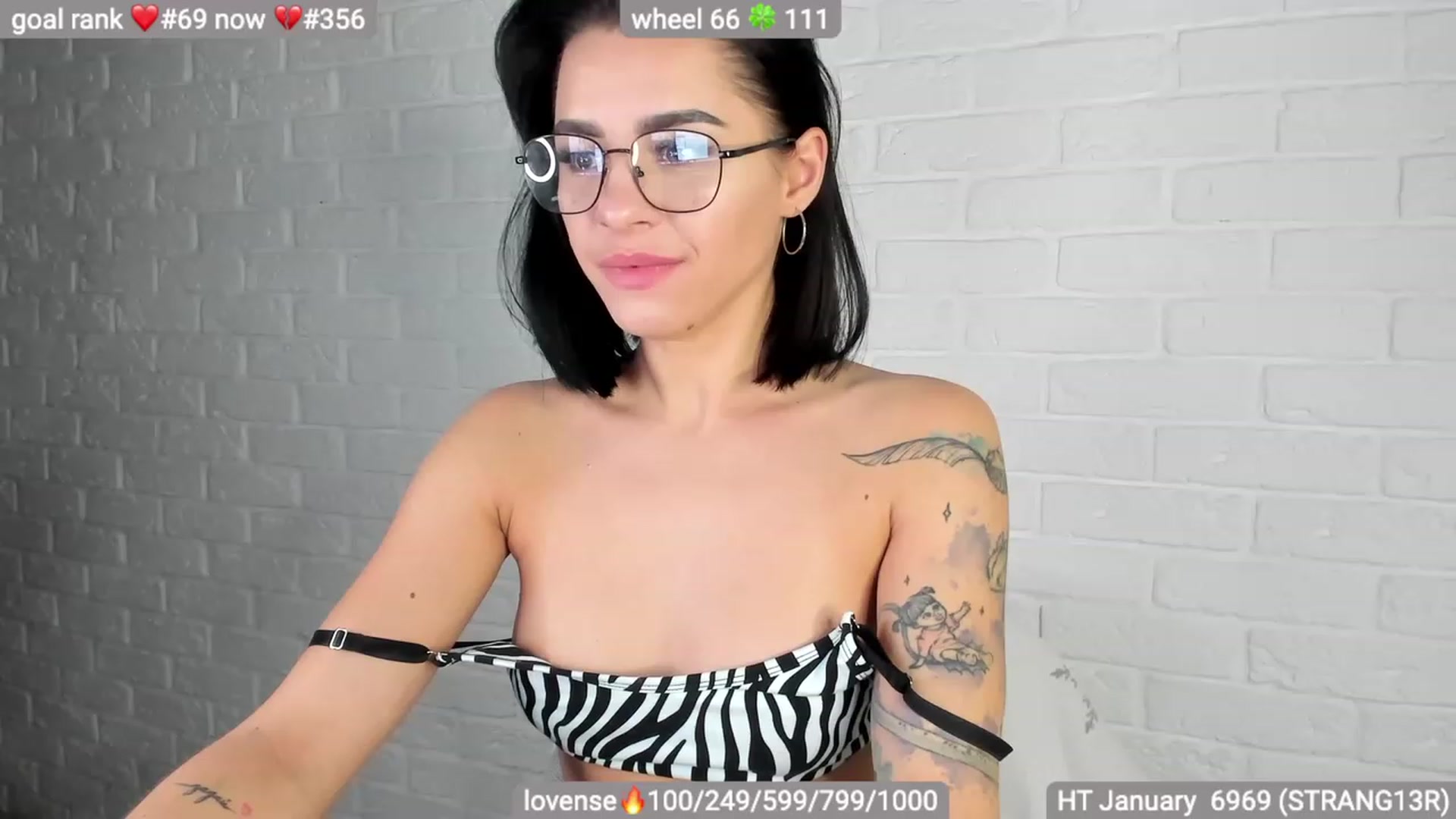 Gallery image thumbnail from swtAlterEgo's myfreecams stream on, 01/24/2024, 04:57 image 8 of 20