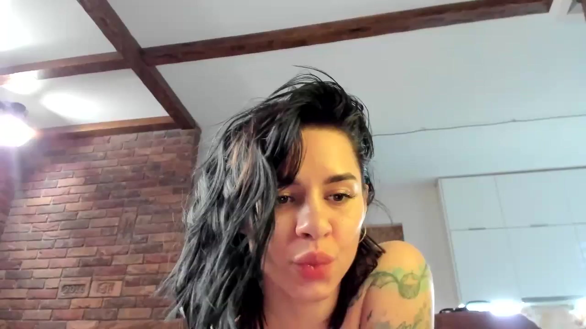 Gallery image thumbnail from swtAlterEgo's myfreecams stream on, 03/26/2024, 04:43 image 17 of 20