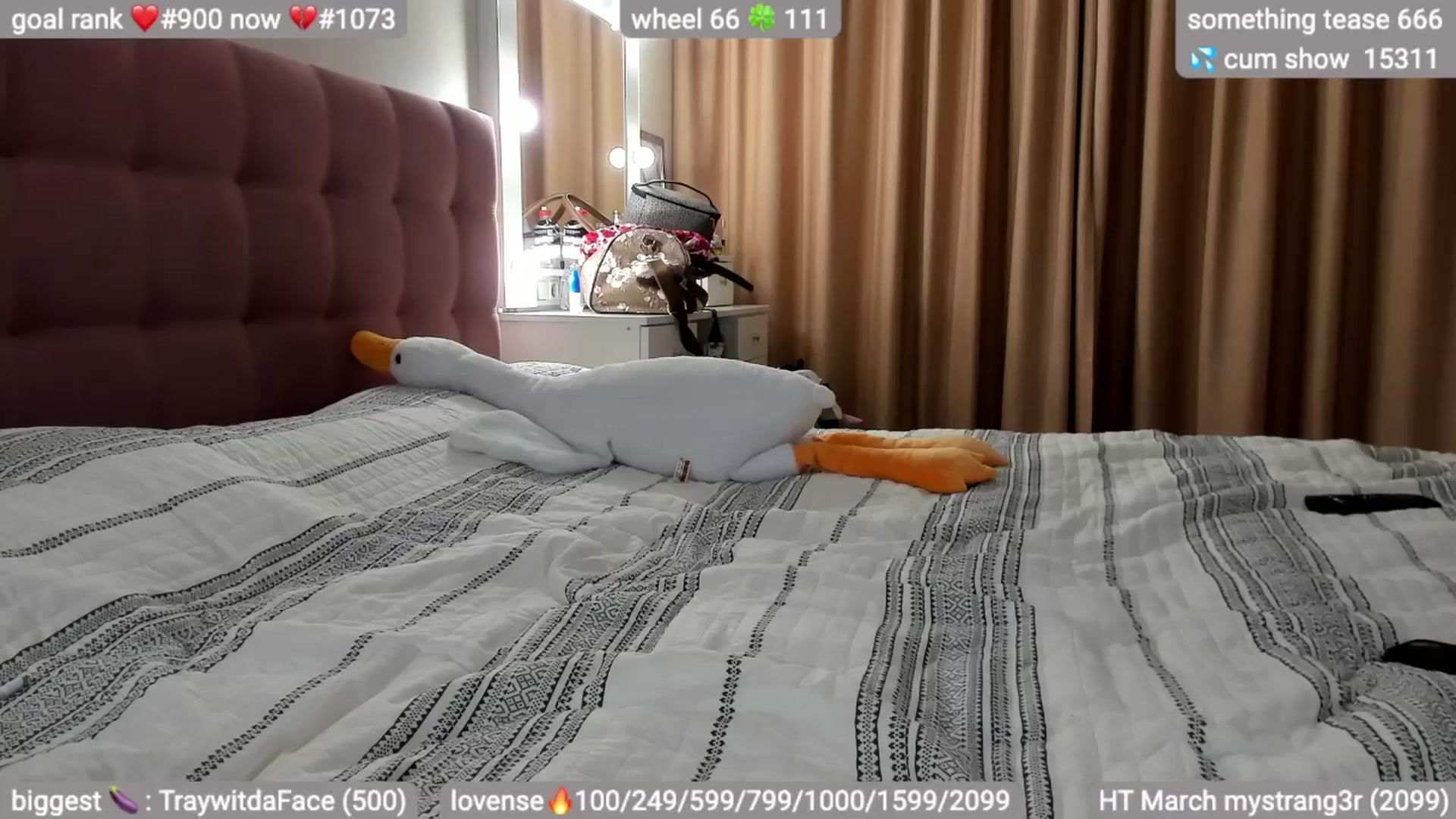 Gallery image thumbnail from swtAlterEgo's myfreecams stream on, 03/31/2024, 20:11 image 17 of 20