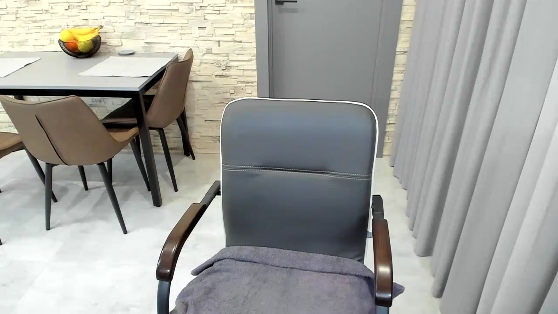Gallery image thumbnail from swtAlterEgo's myfreecams stream on, 04/28/2024, 24:02 image 13 of 20