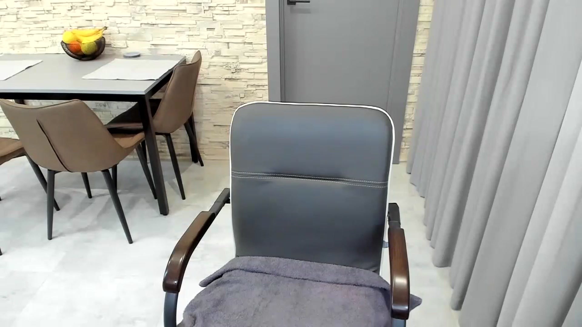 Gallery image thumbnail from swtAlterEgo's myfreecams stream on, 04/28/2024, 24:46 image 9 of 20