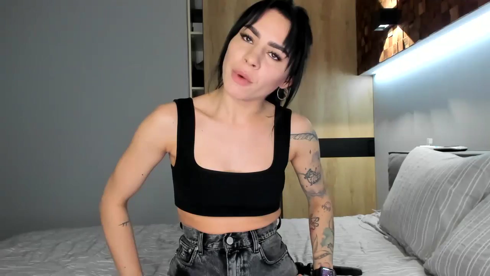Gallery image thumbnail from swtAlterEgo's myfreecams stream on, 05/10/2024, 24:03 image 2 of 20